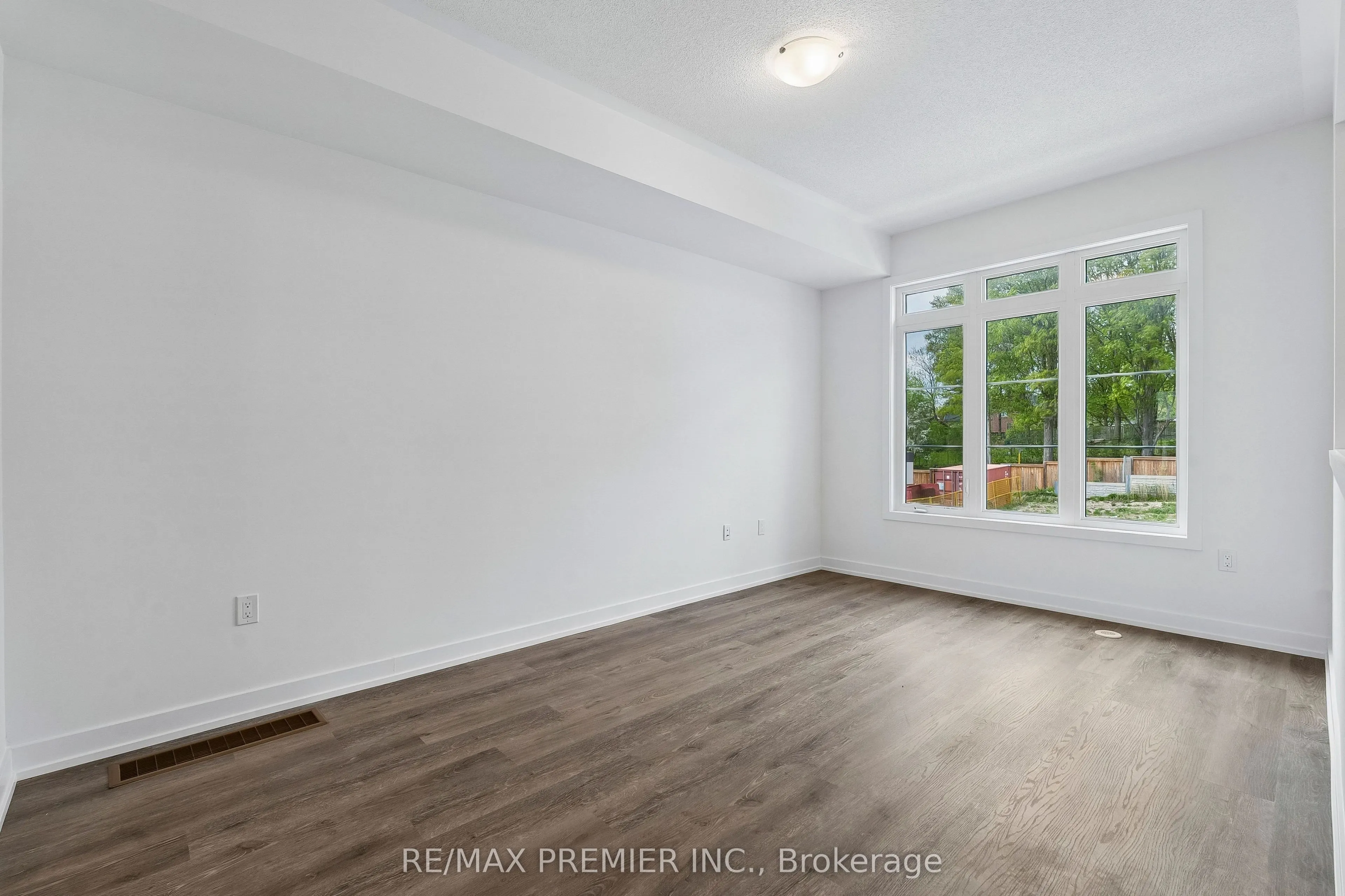 29 Lyall Stokes Circle