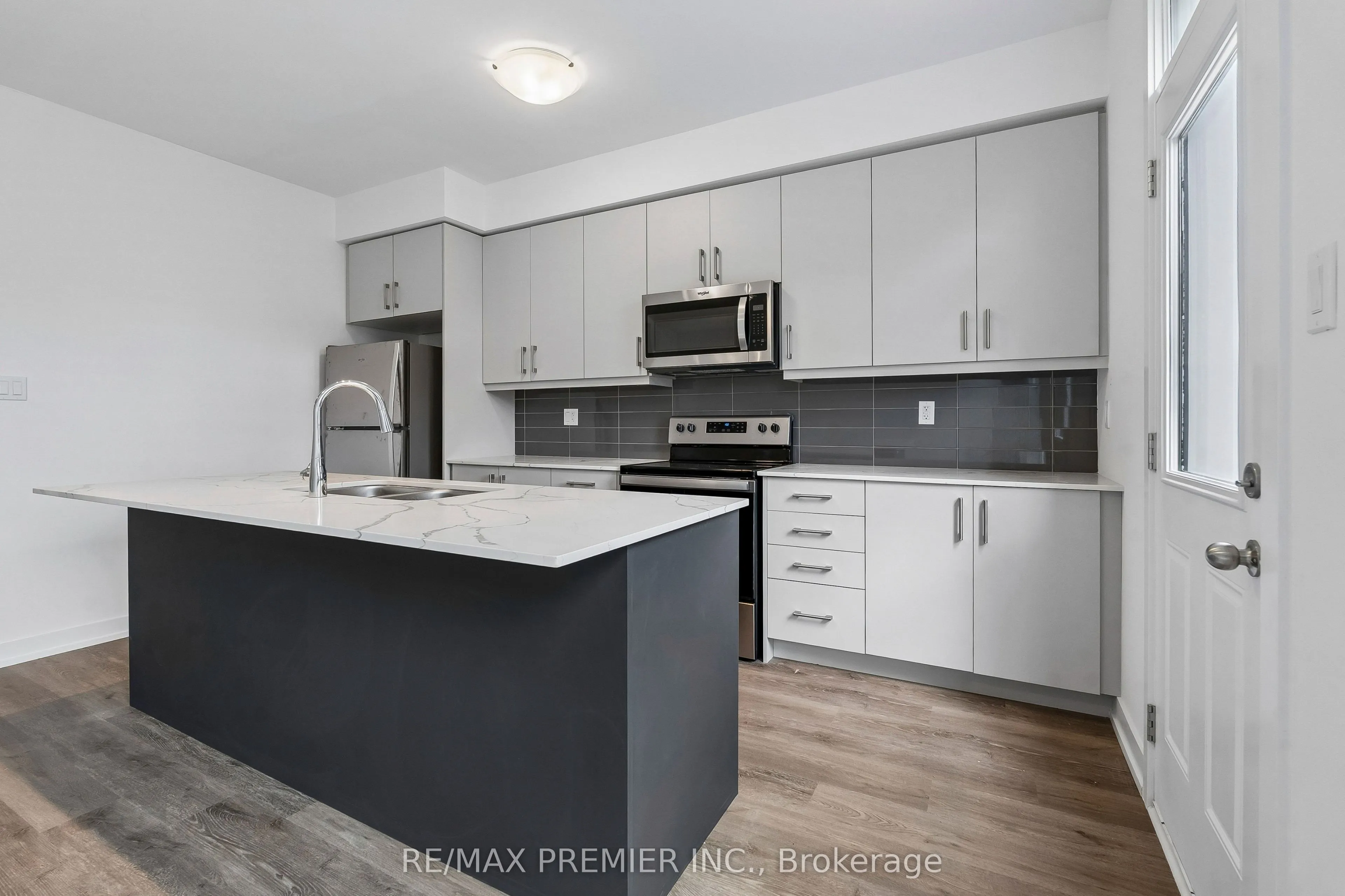 29 Lyall Stokes Circle