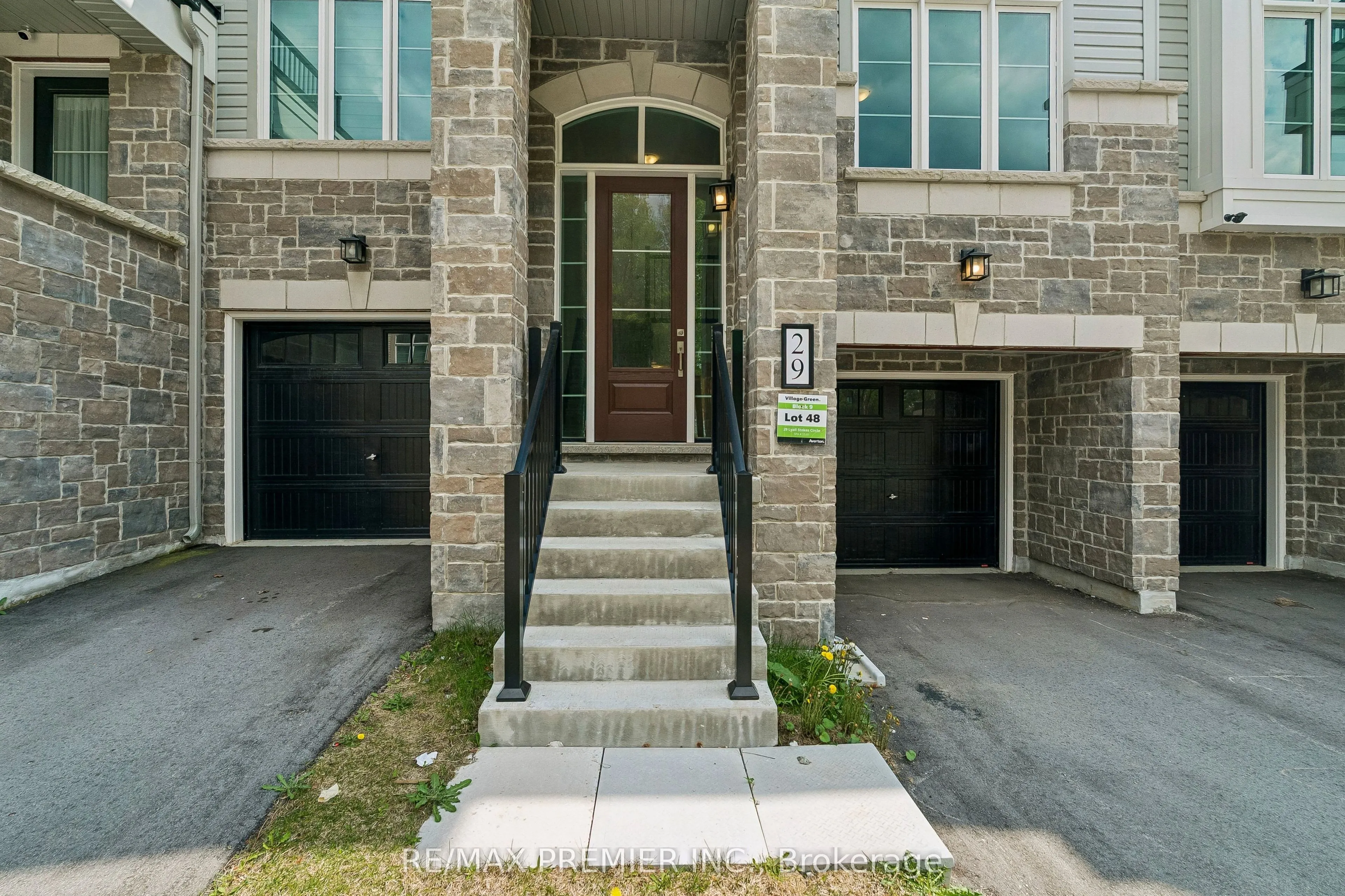29 Lyall Stokes Circle