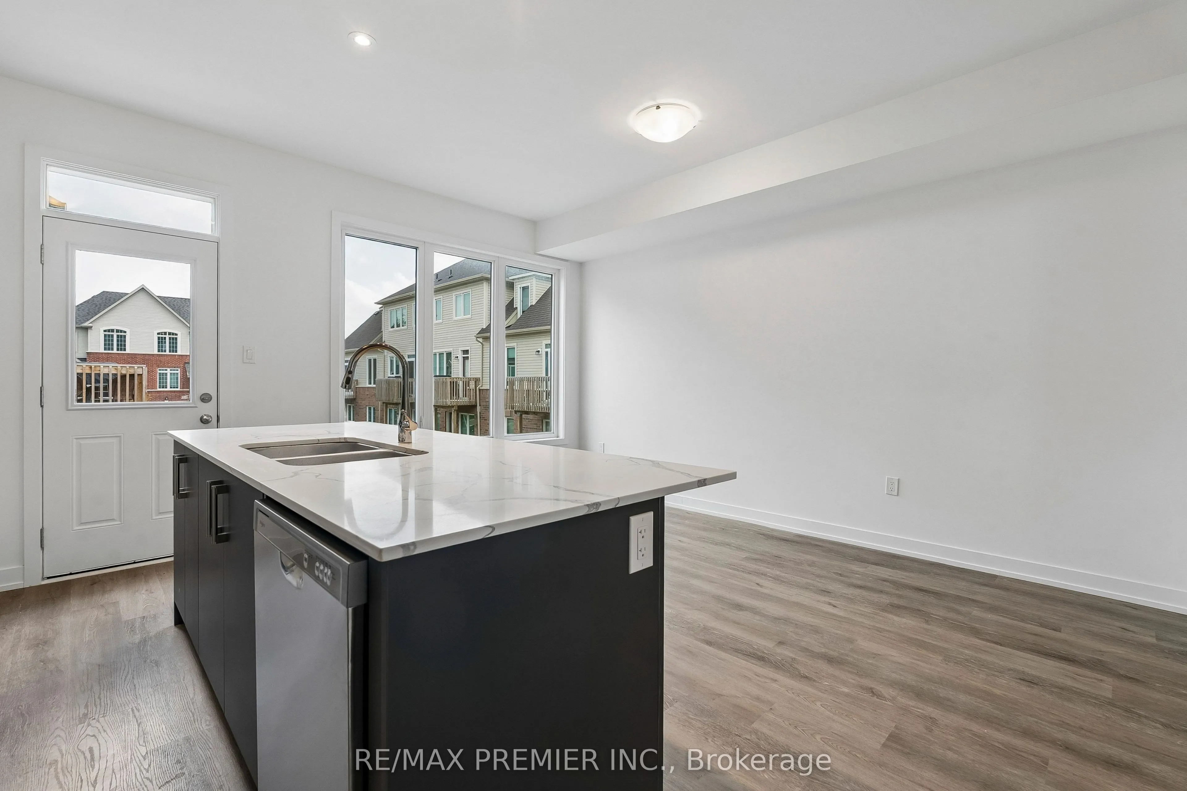 29 Lyall Stokes Circle