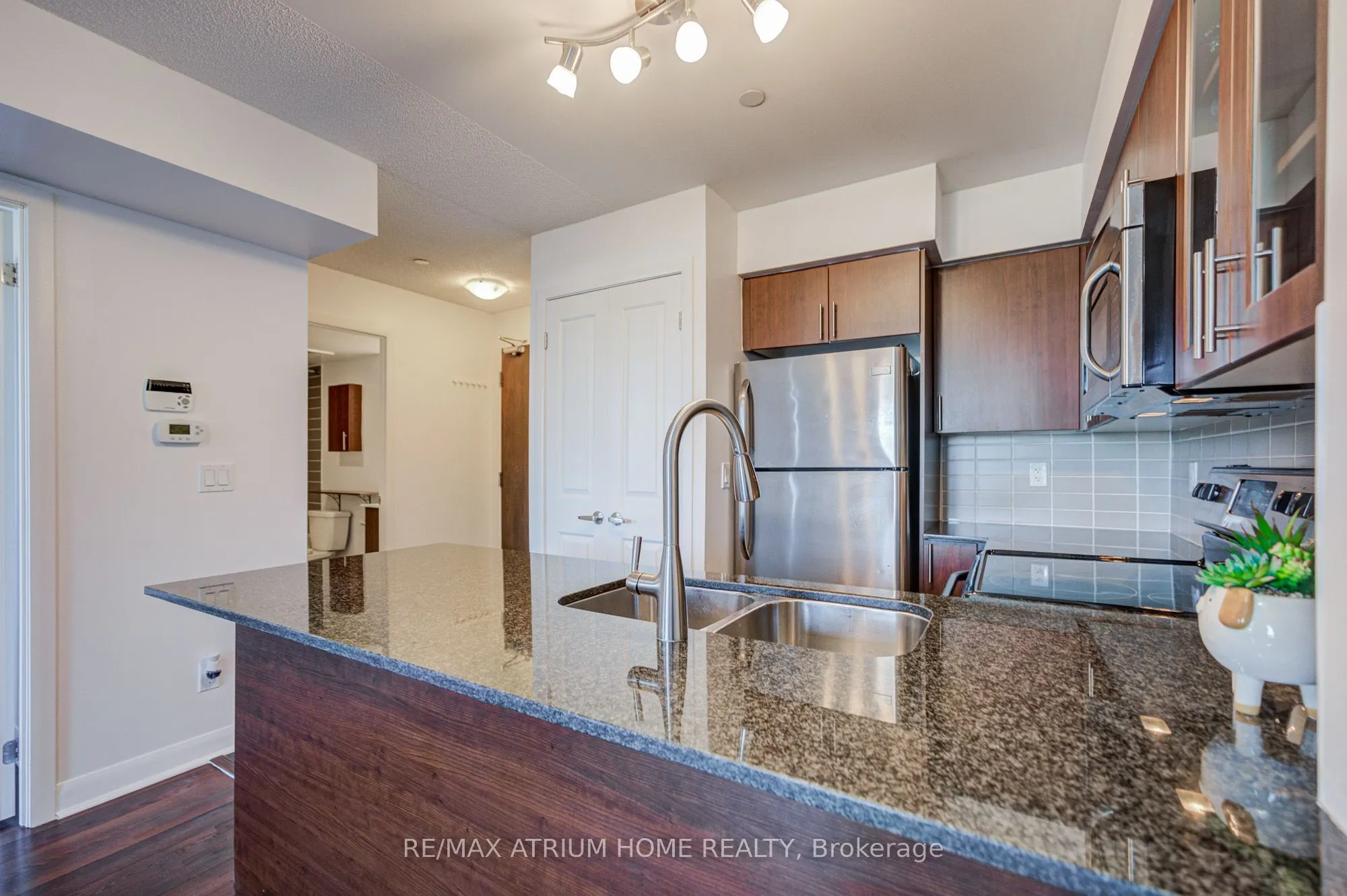 75 Norman Bethune Avenue #904