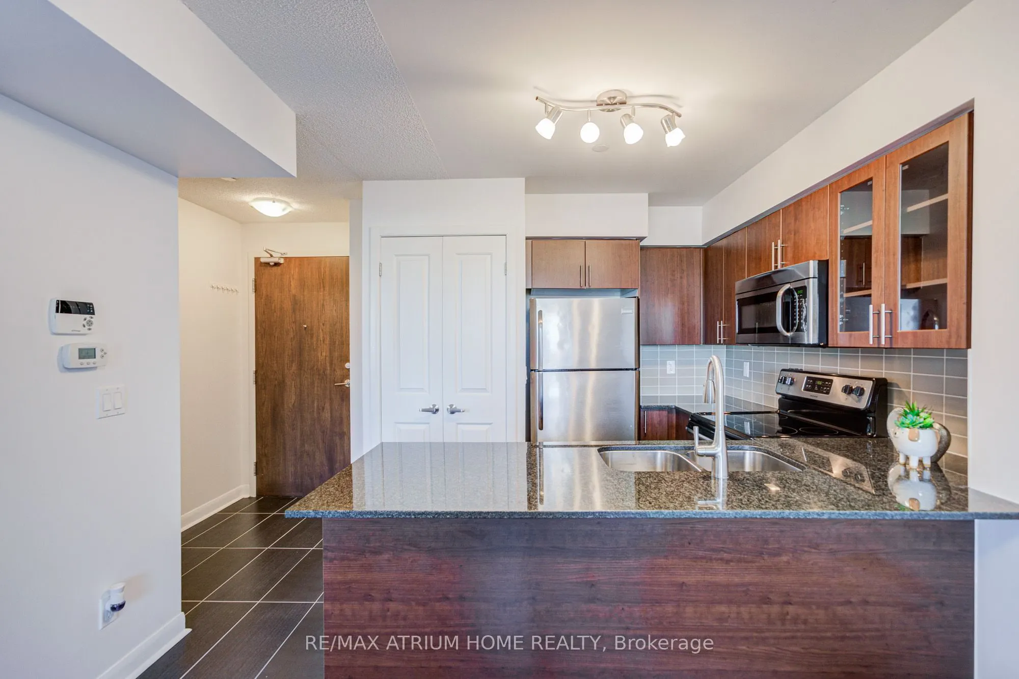 75 Norman Bethune Avenue #904