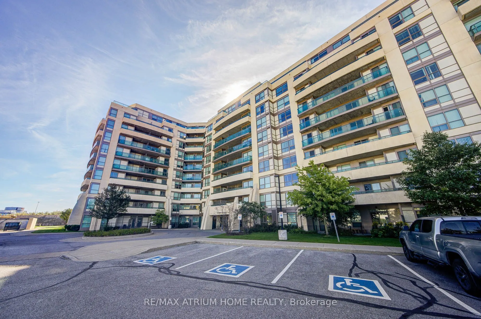75 Norman Bethune Avenue #904