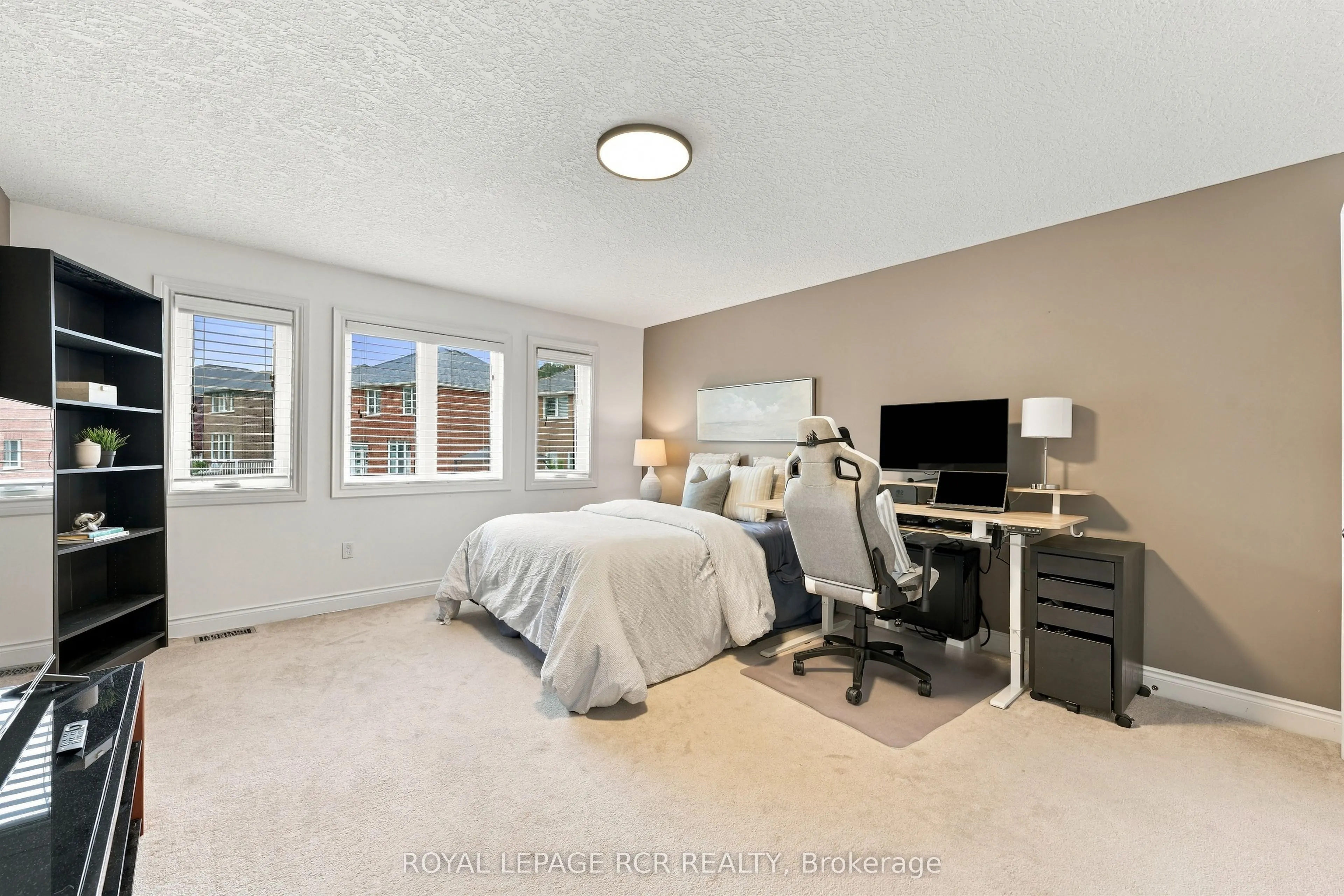 825 Booth Avenue