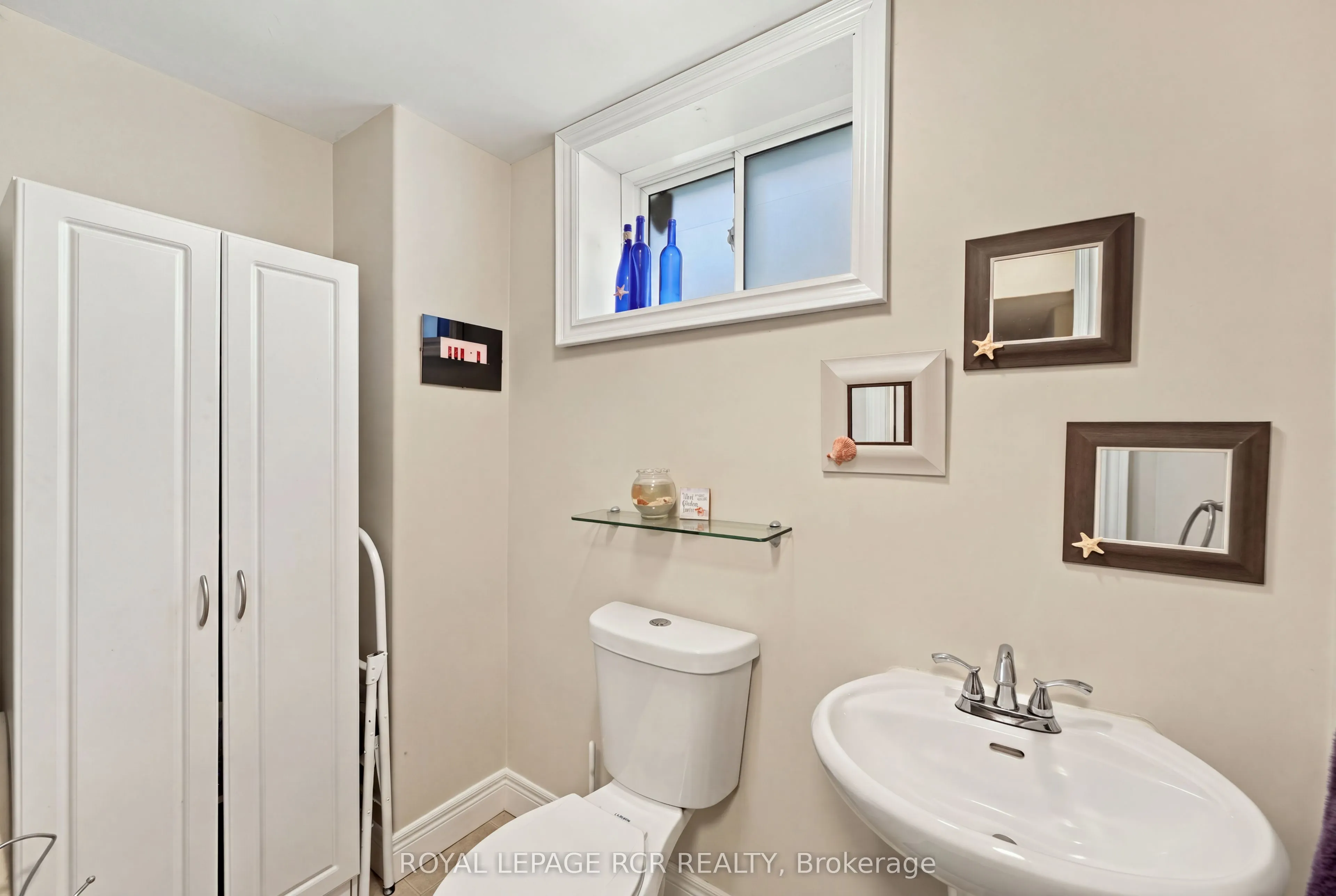 825 Booth Avenue