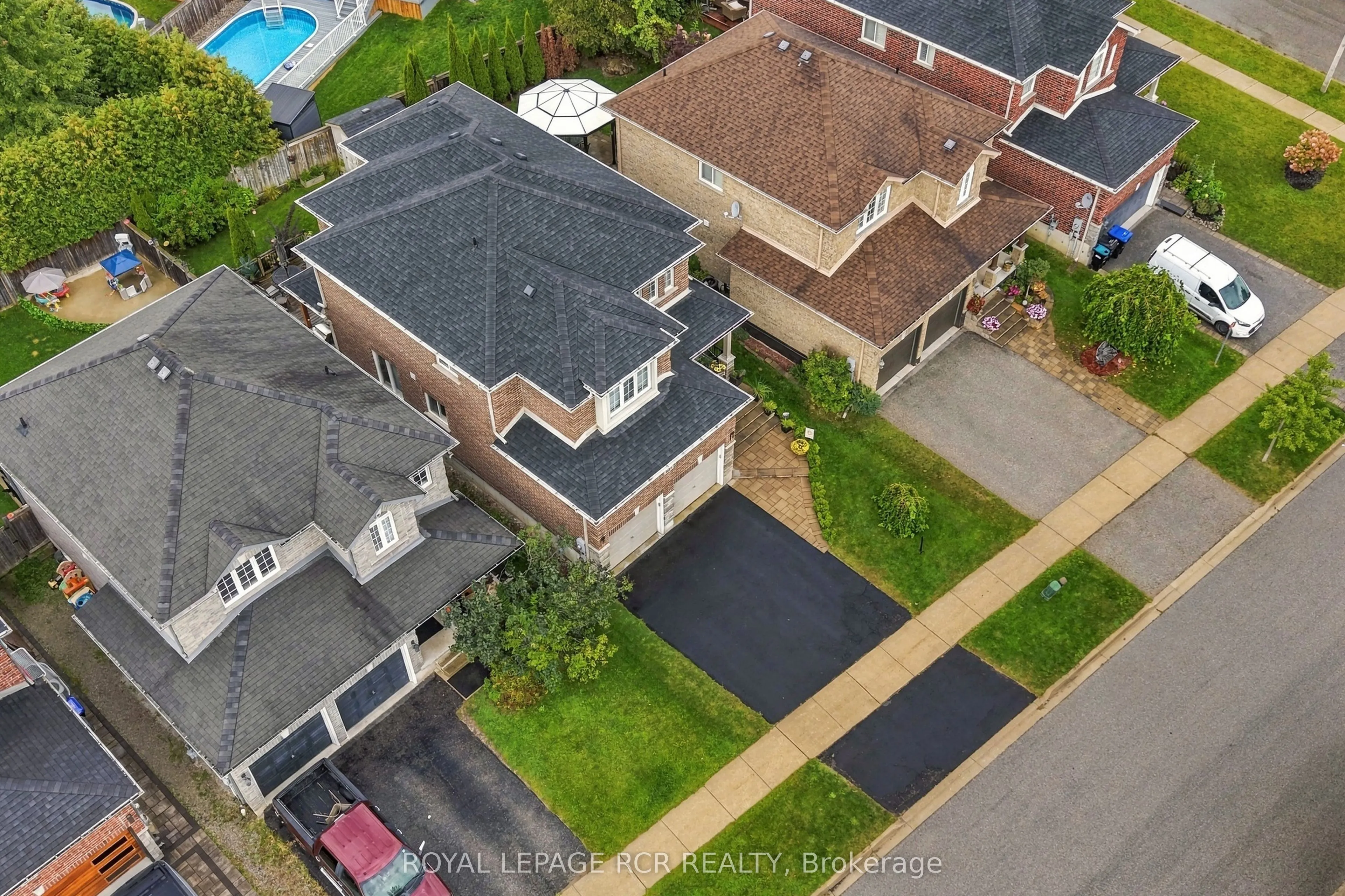 825 Booth Avenue