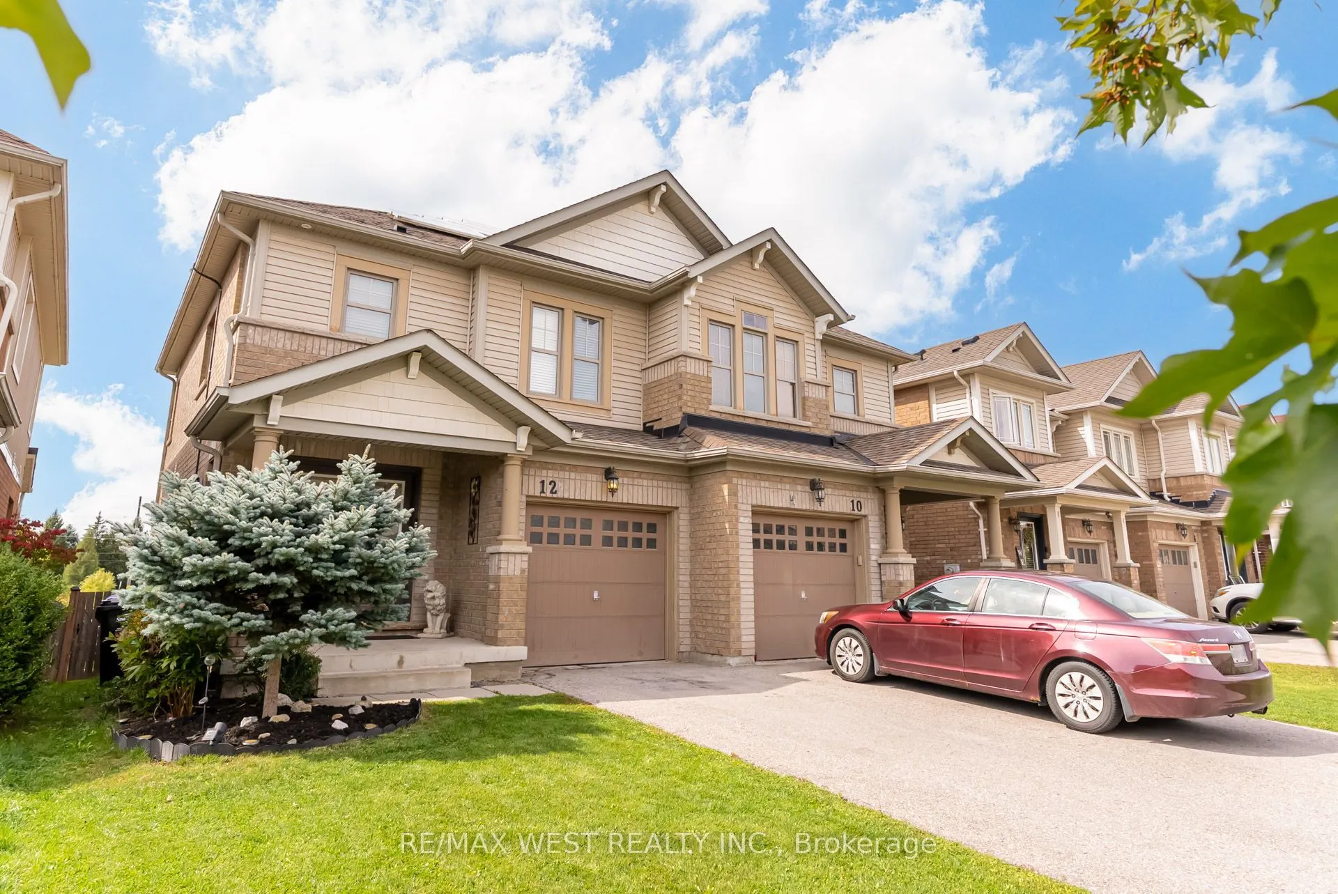 12 Hoard Avenue S