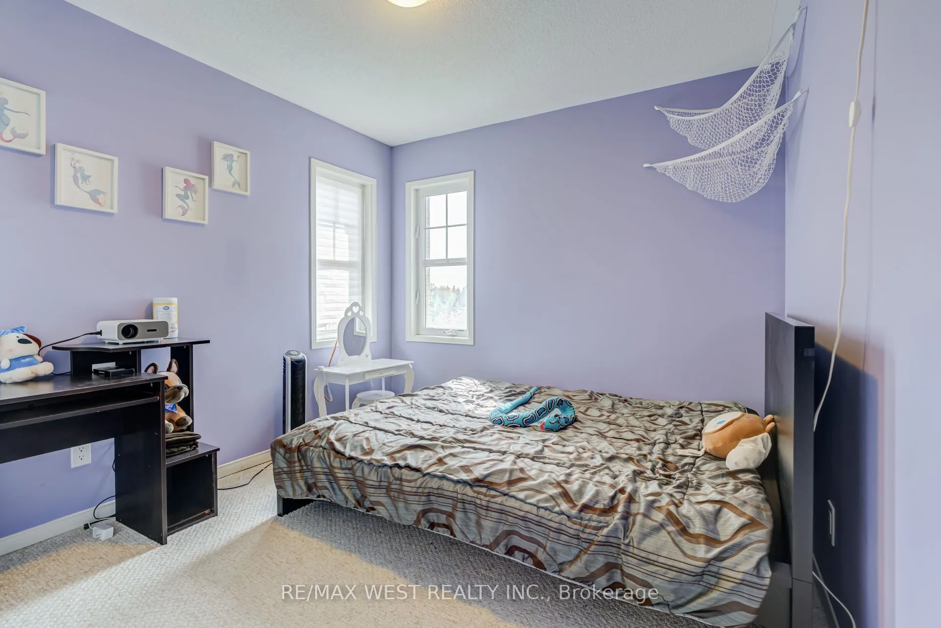 12 Hoard Avenue S