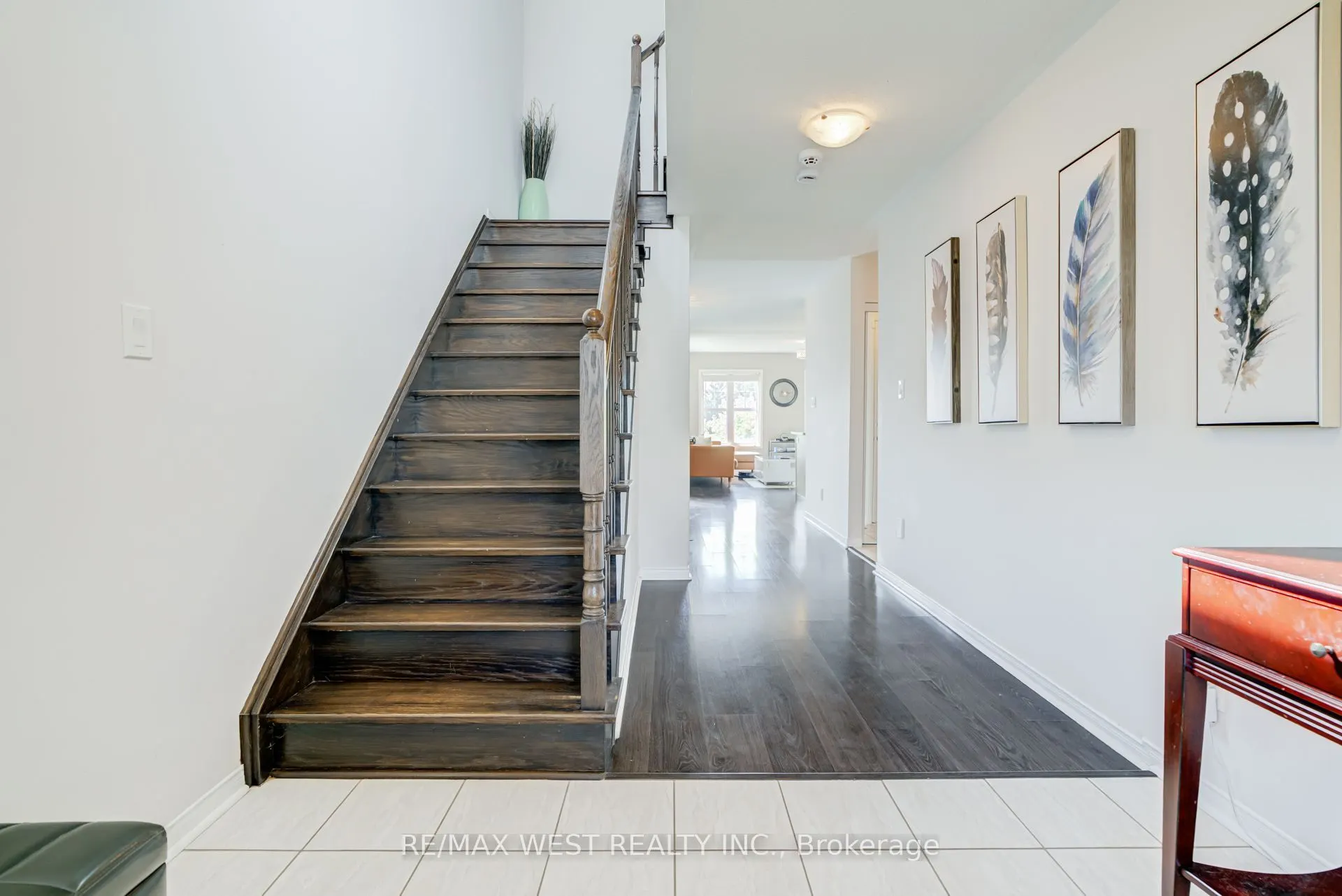 12 Hoard Avenue S