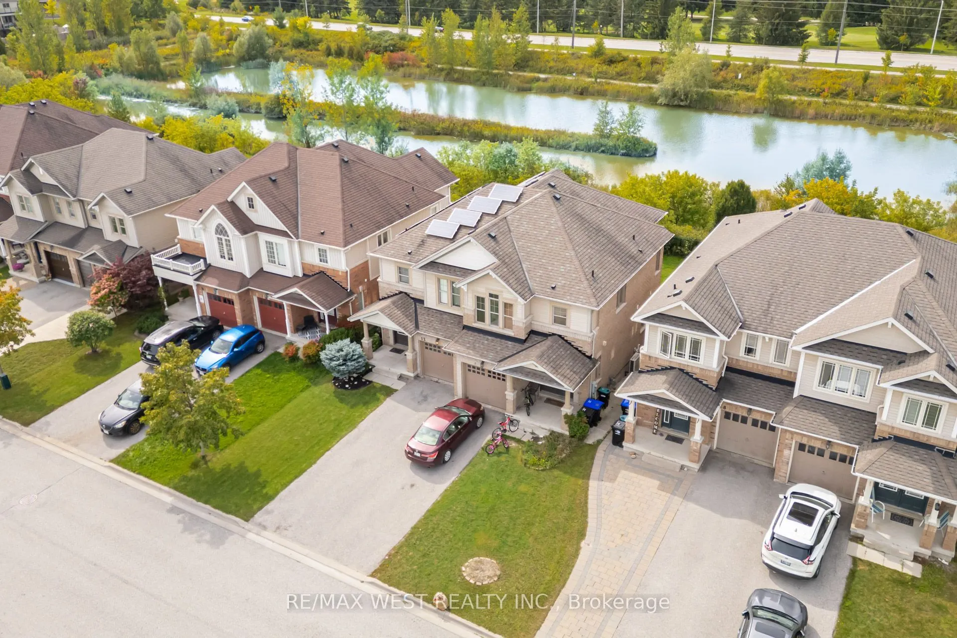 12 Hoard Avenue S