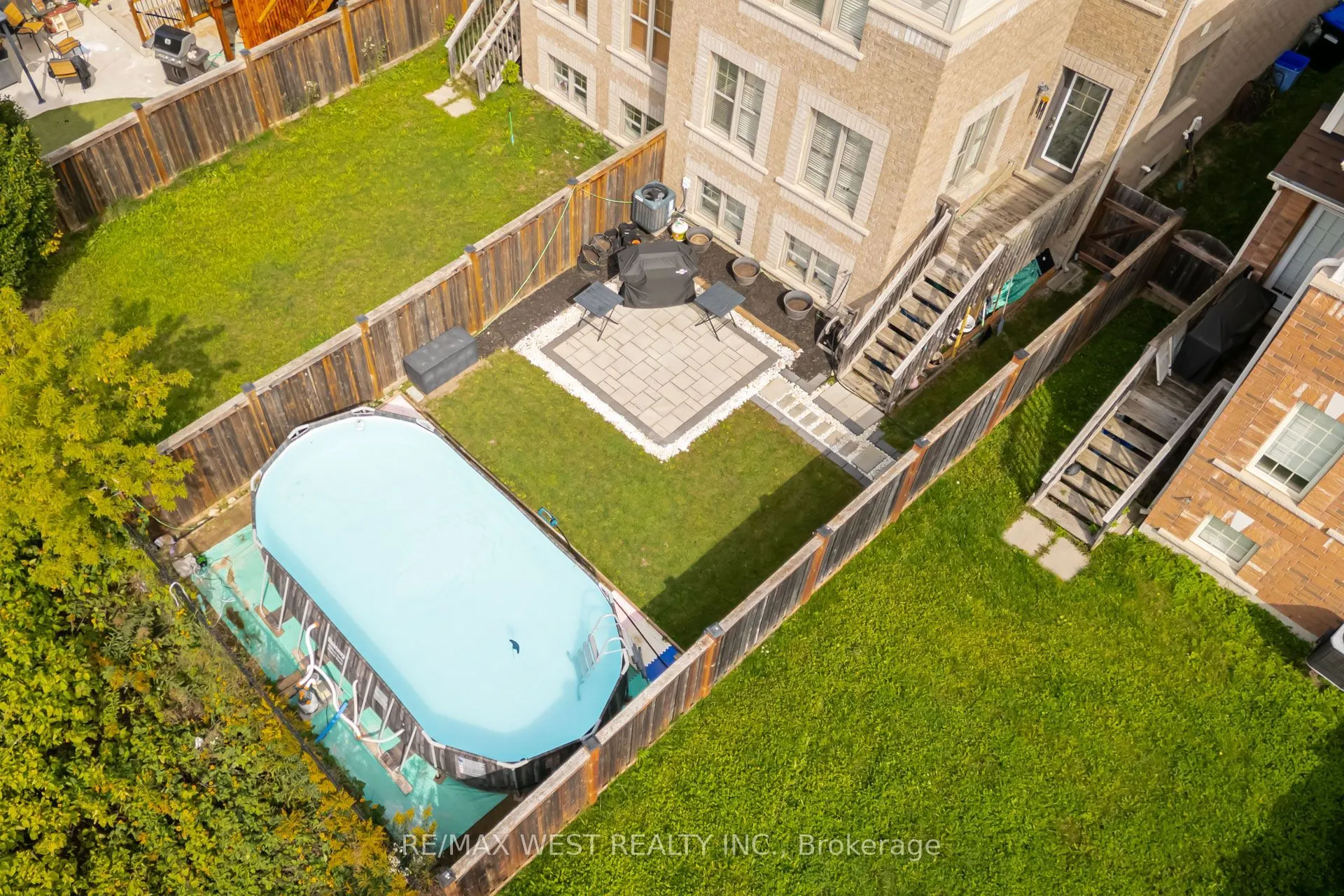 12 Hoard Avenue S