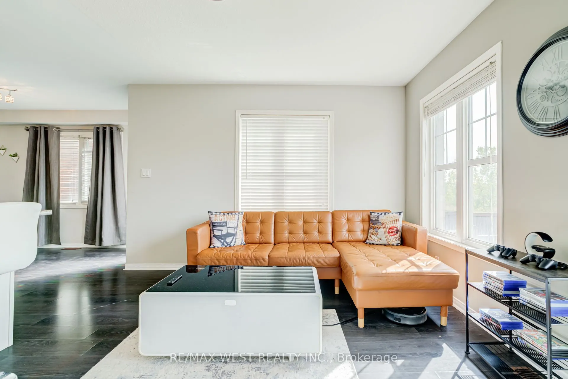 12 Hoard Avenue S