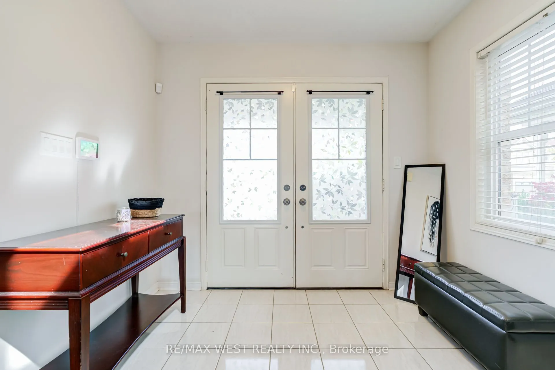 12 Hoard Avenue S