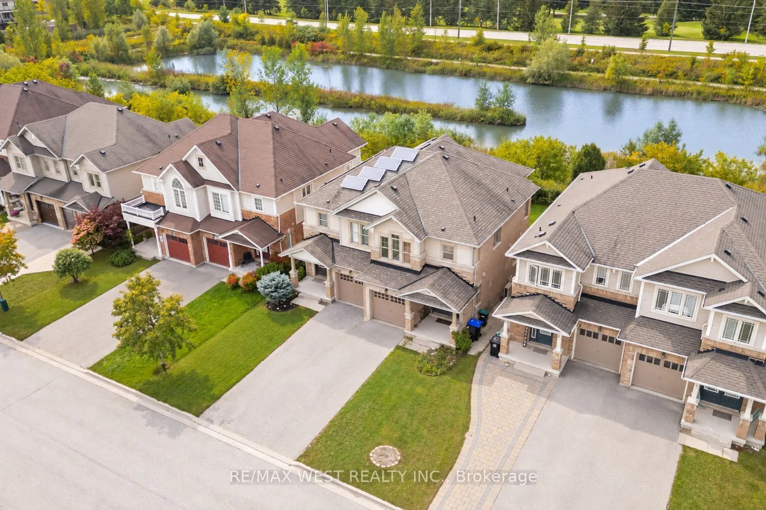 12 Hoard Avenue S