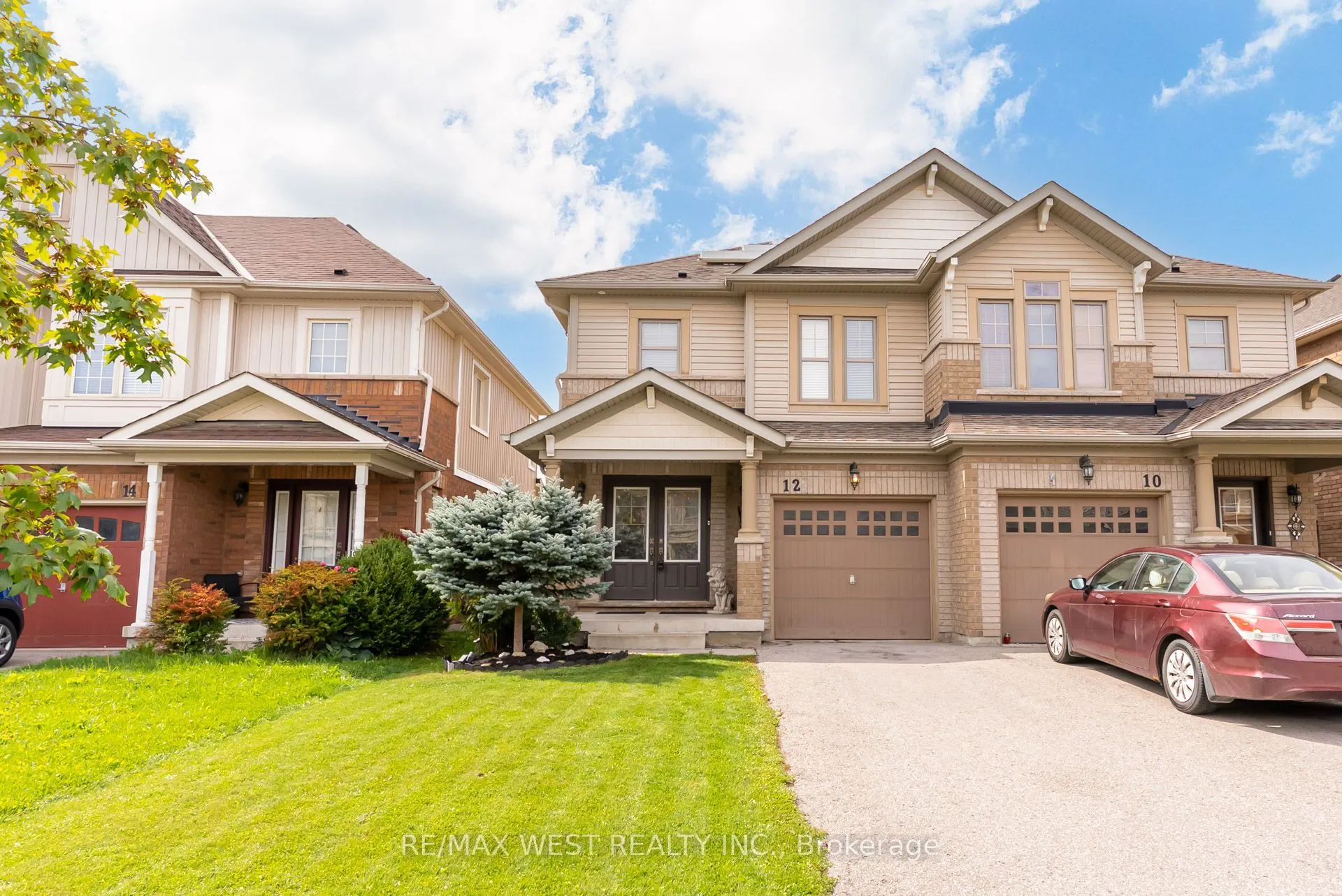 12 Hoard Avenue S
