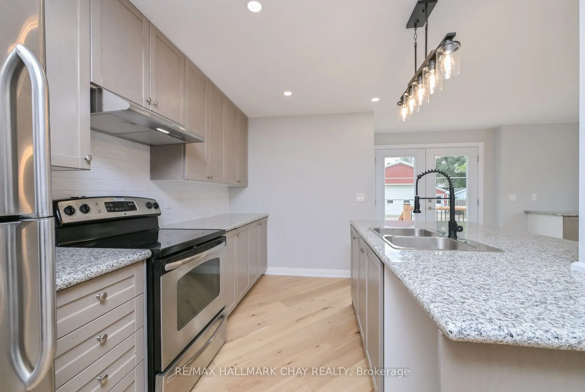 295 King Street N