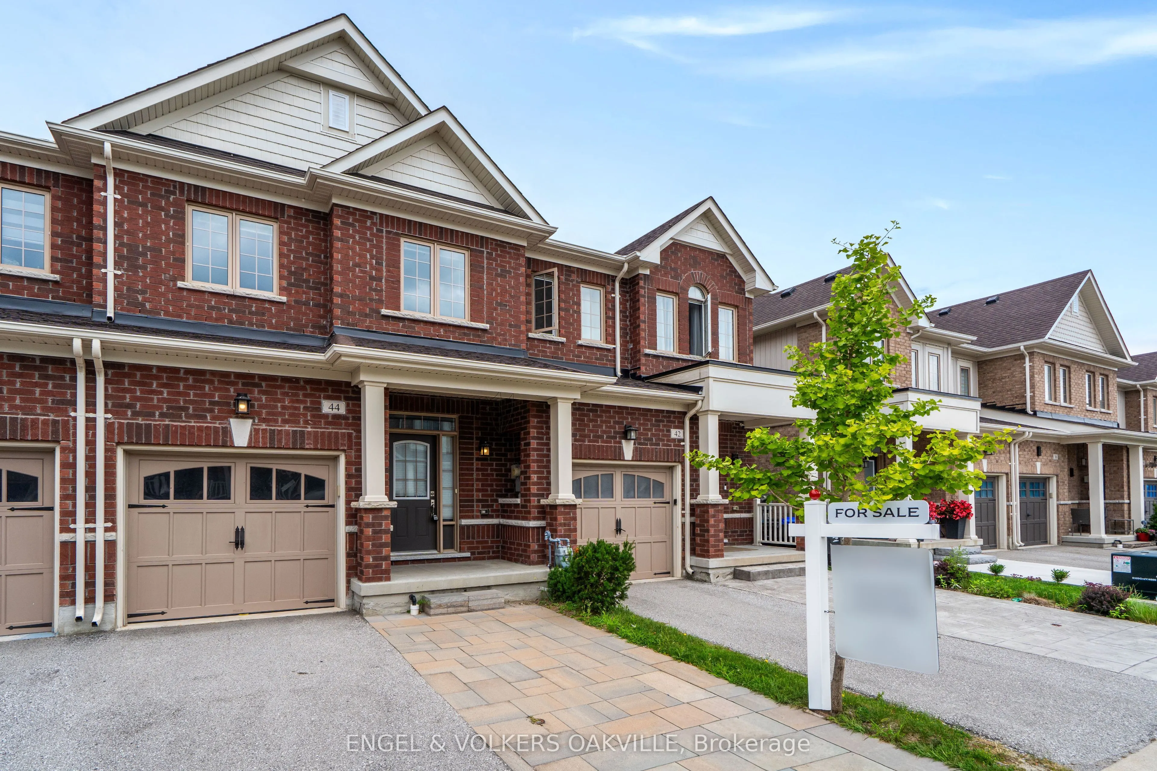 44 Clifford Crescent