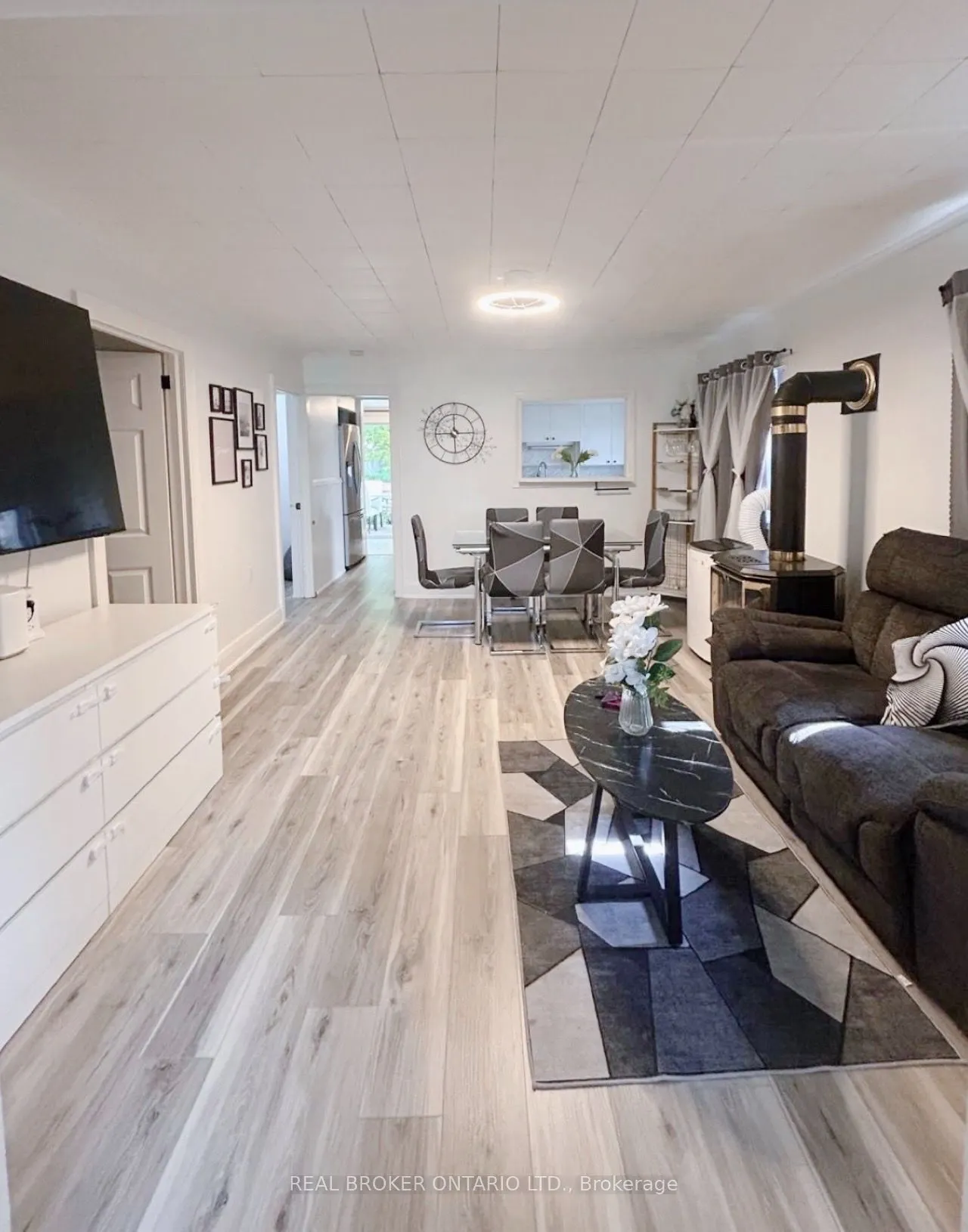 699 Innisfil Beach Road