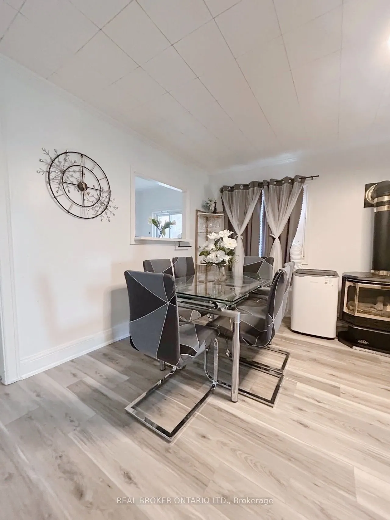 699 Innisfil Beach Road