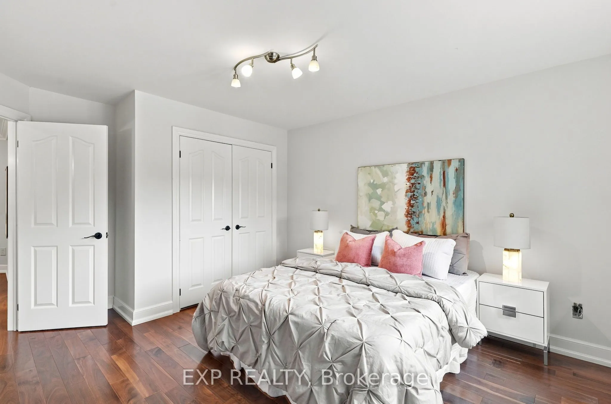 655 Culler Mews