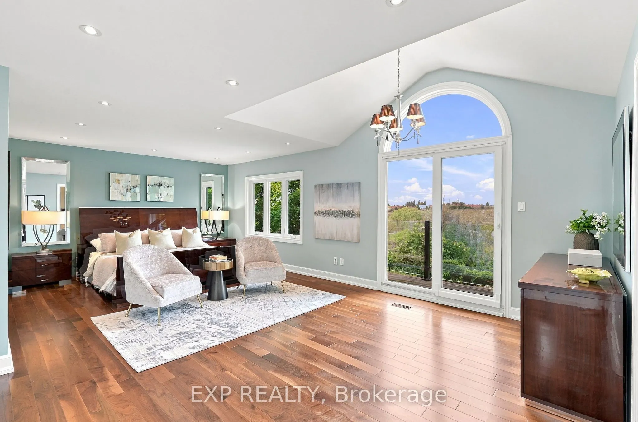 655 Culler Mews