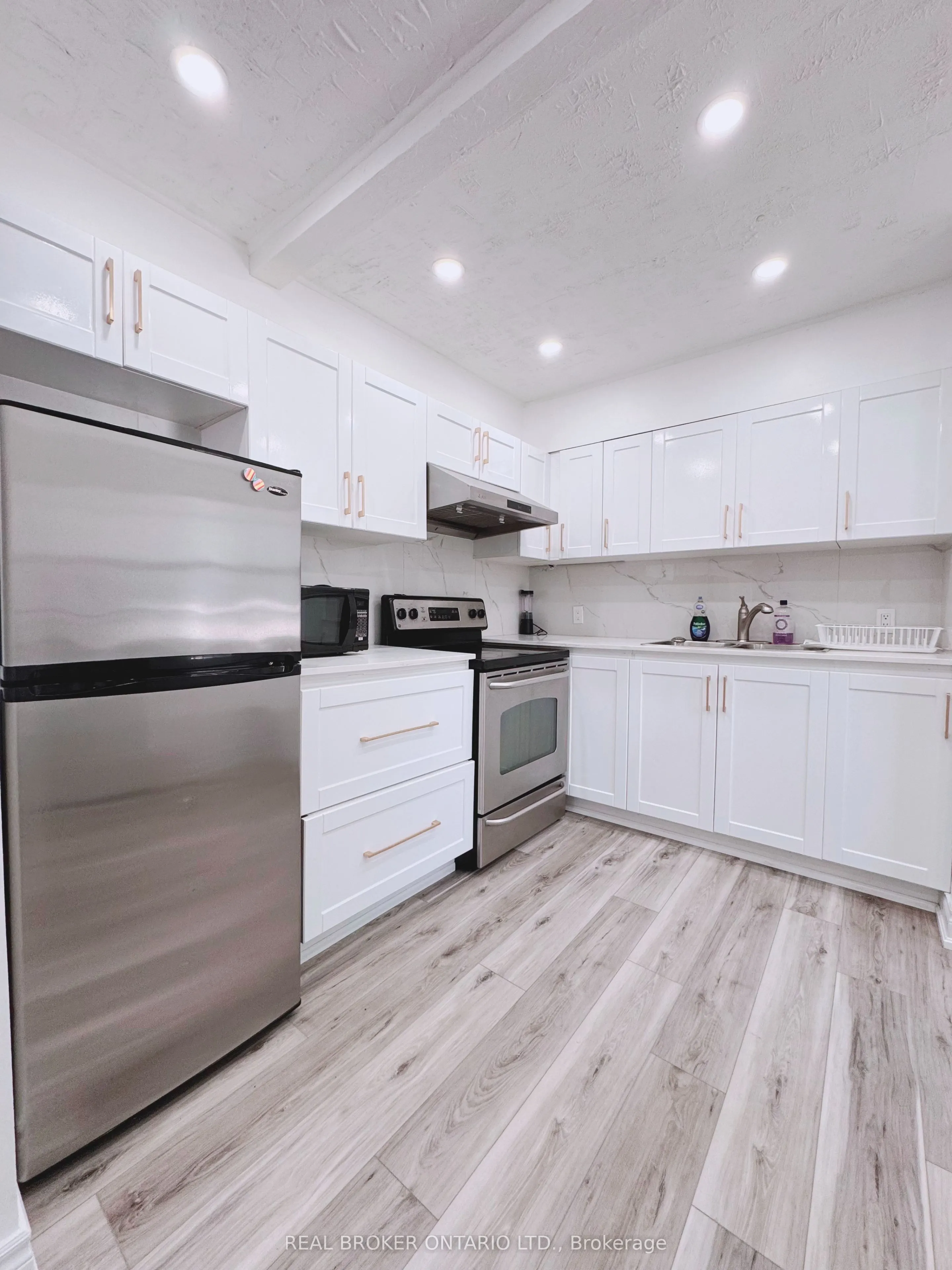 761 Innisfil Beach Road