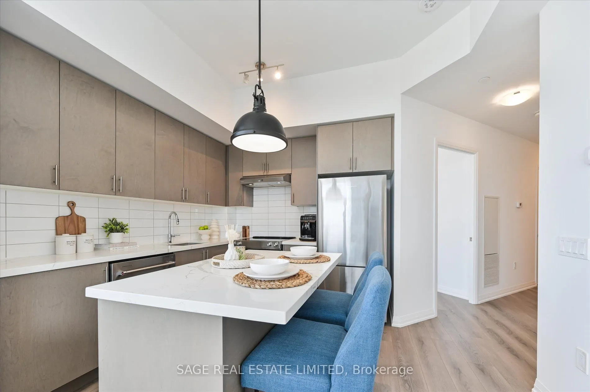 9000 Jane Street #2518