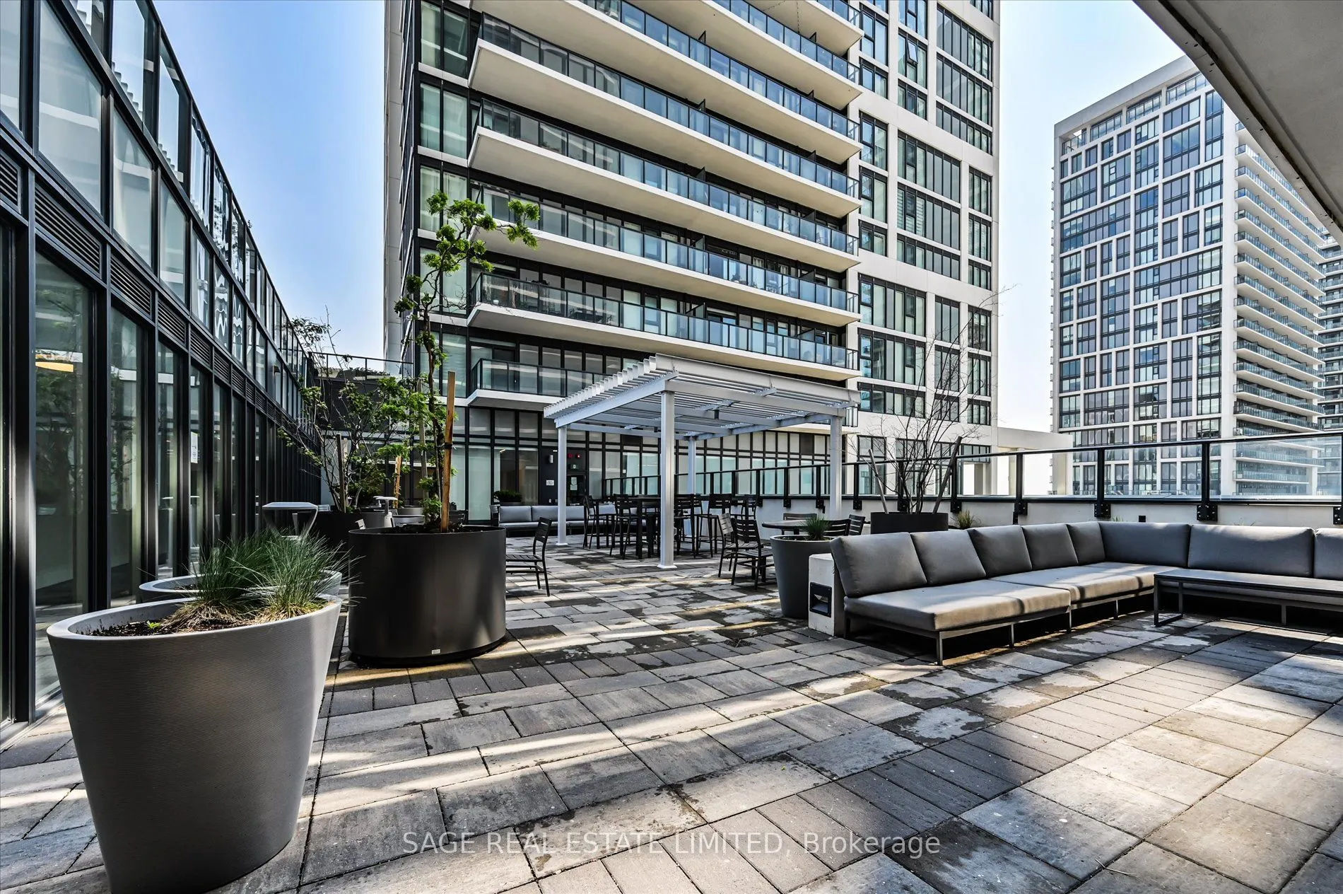 9000 Jane Street #2518