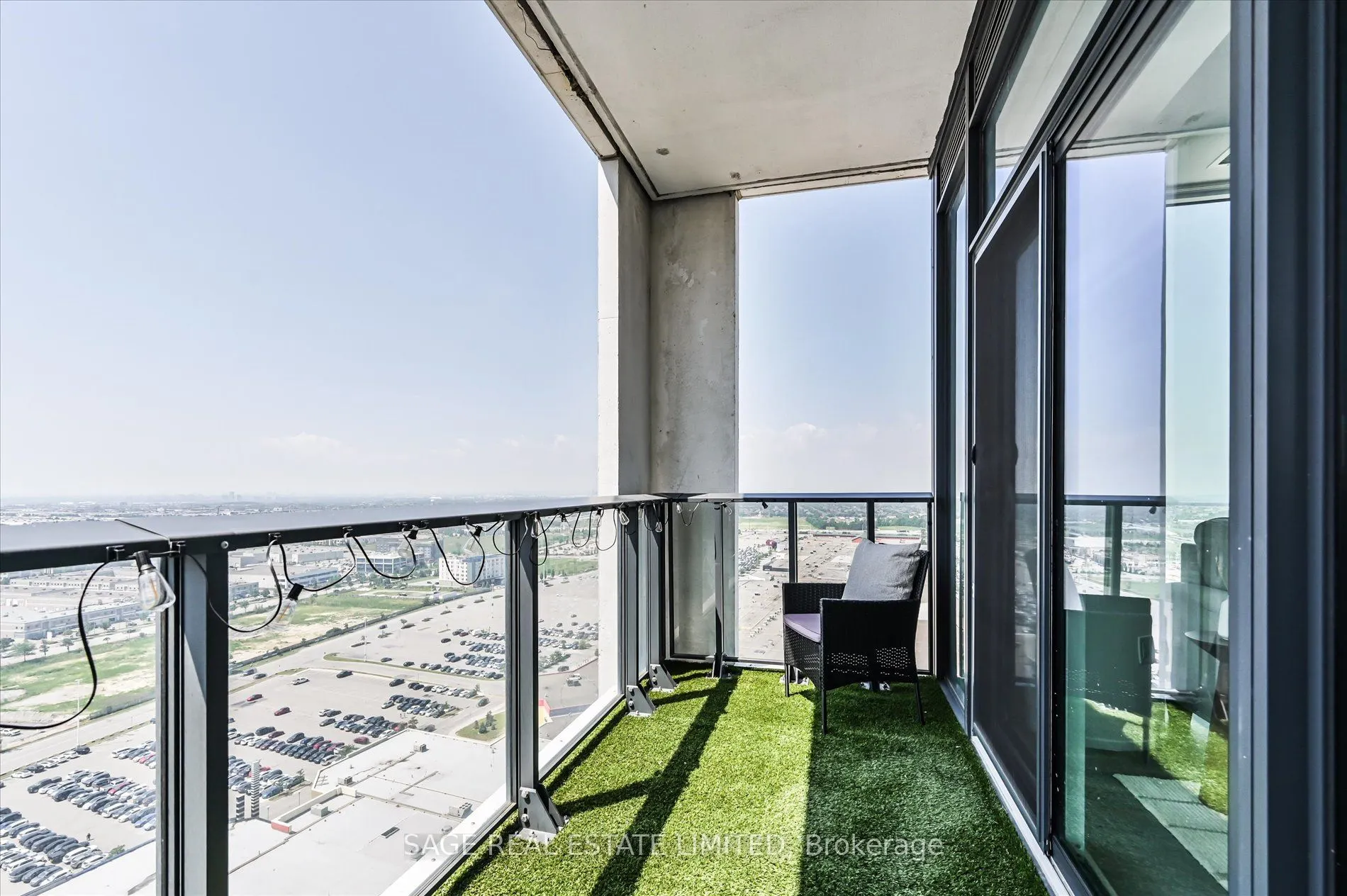 9000 Jane Street #2518