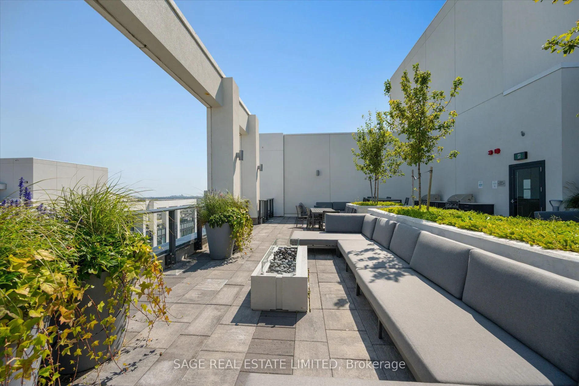 9000 Jane Street #2518