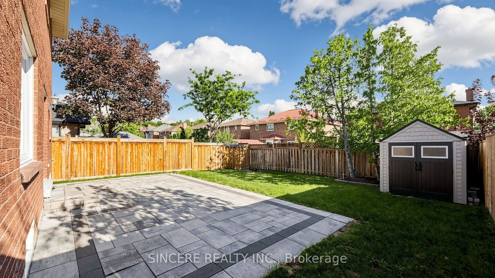 25 Ridgefield Crescent