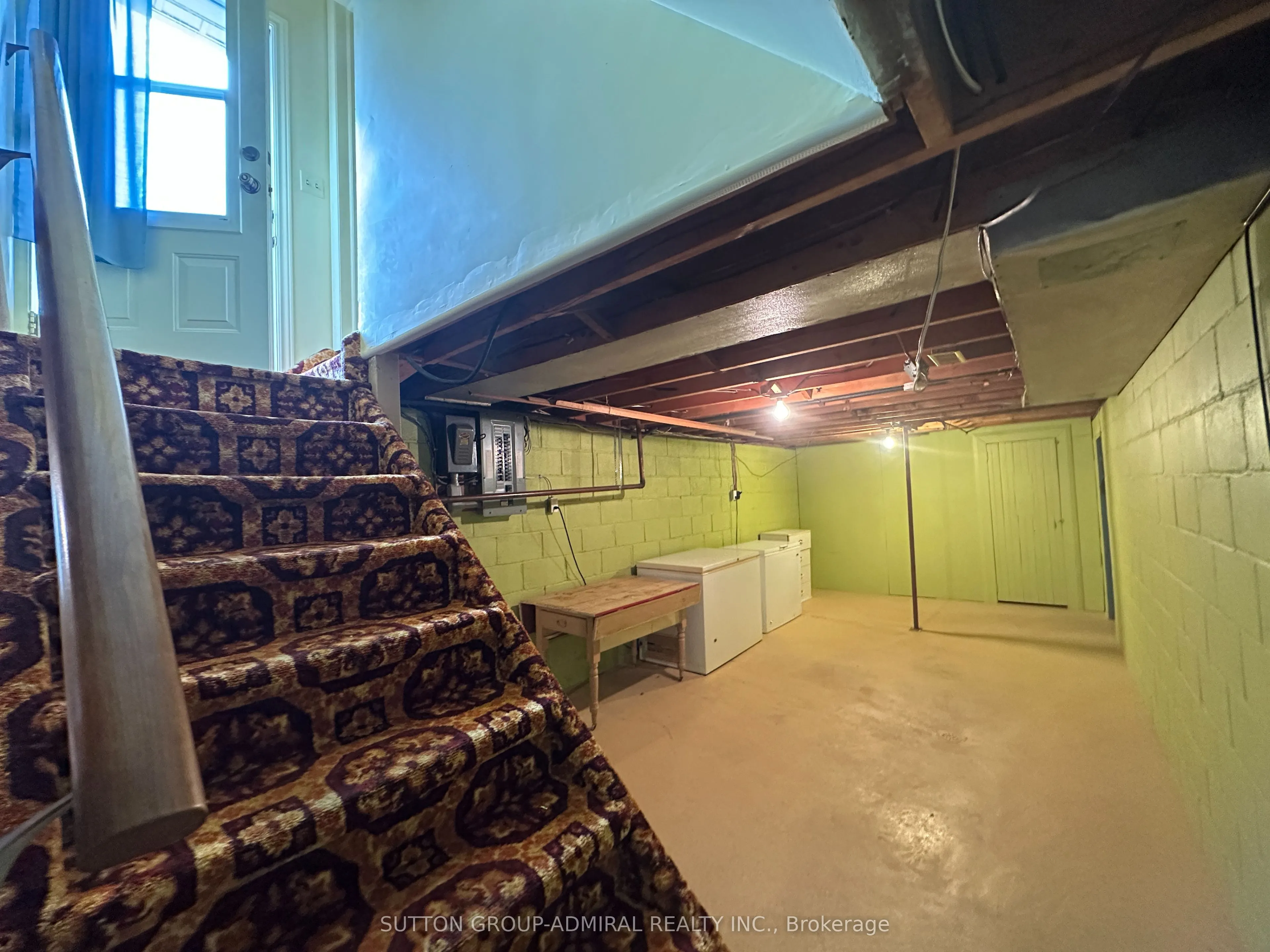 94 Queen Street S