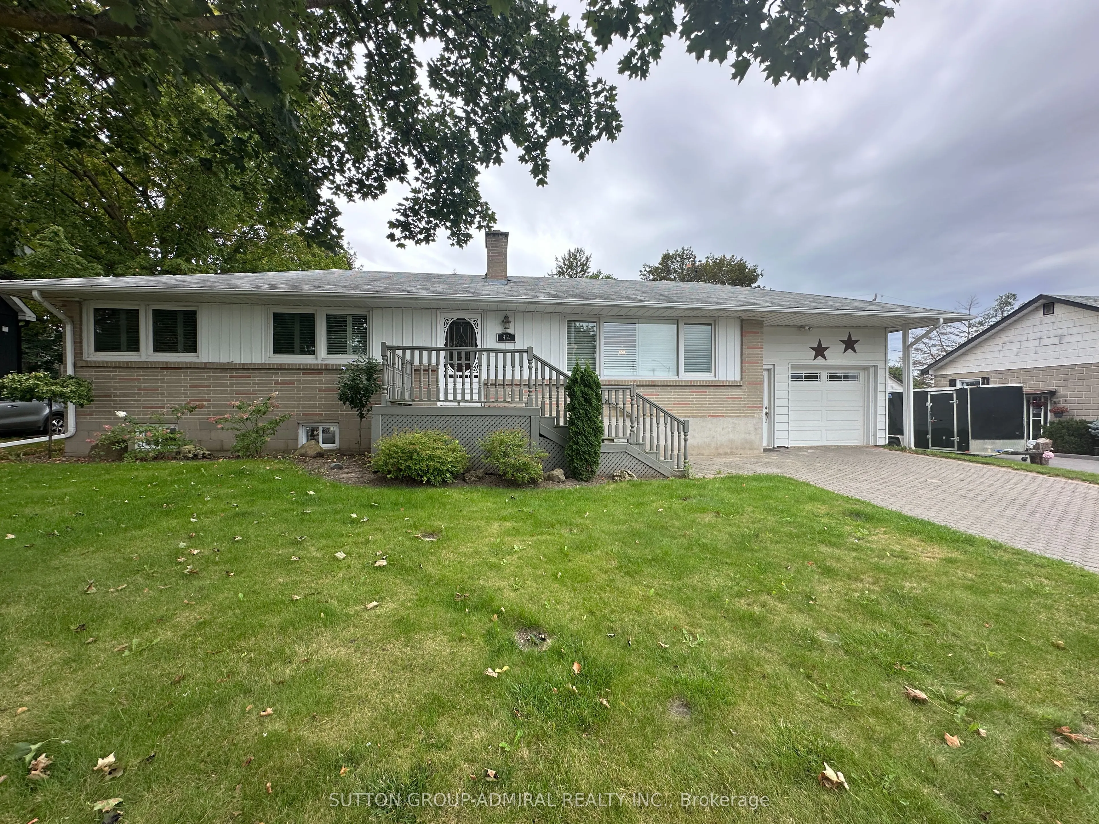 94 Queen Street S