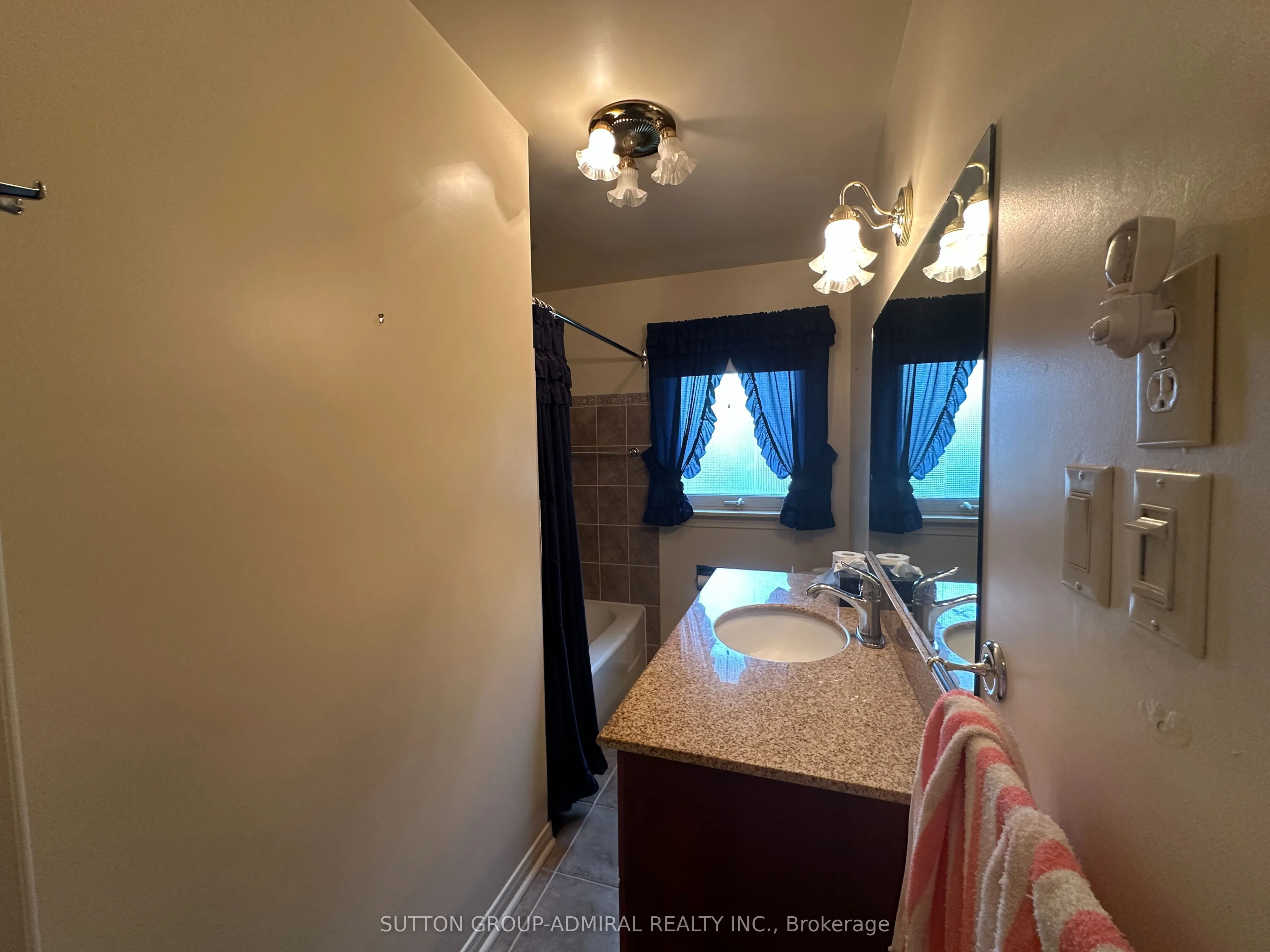94 Queen Street S