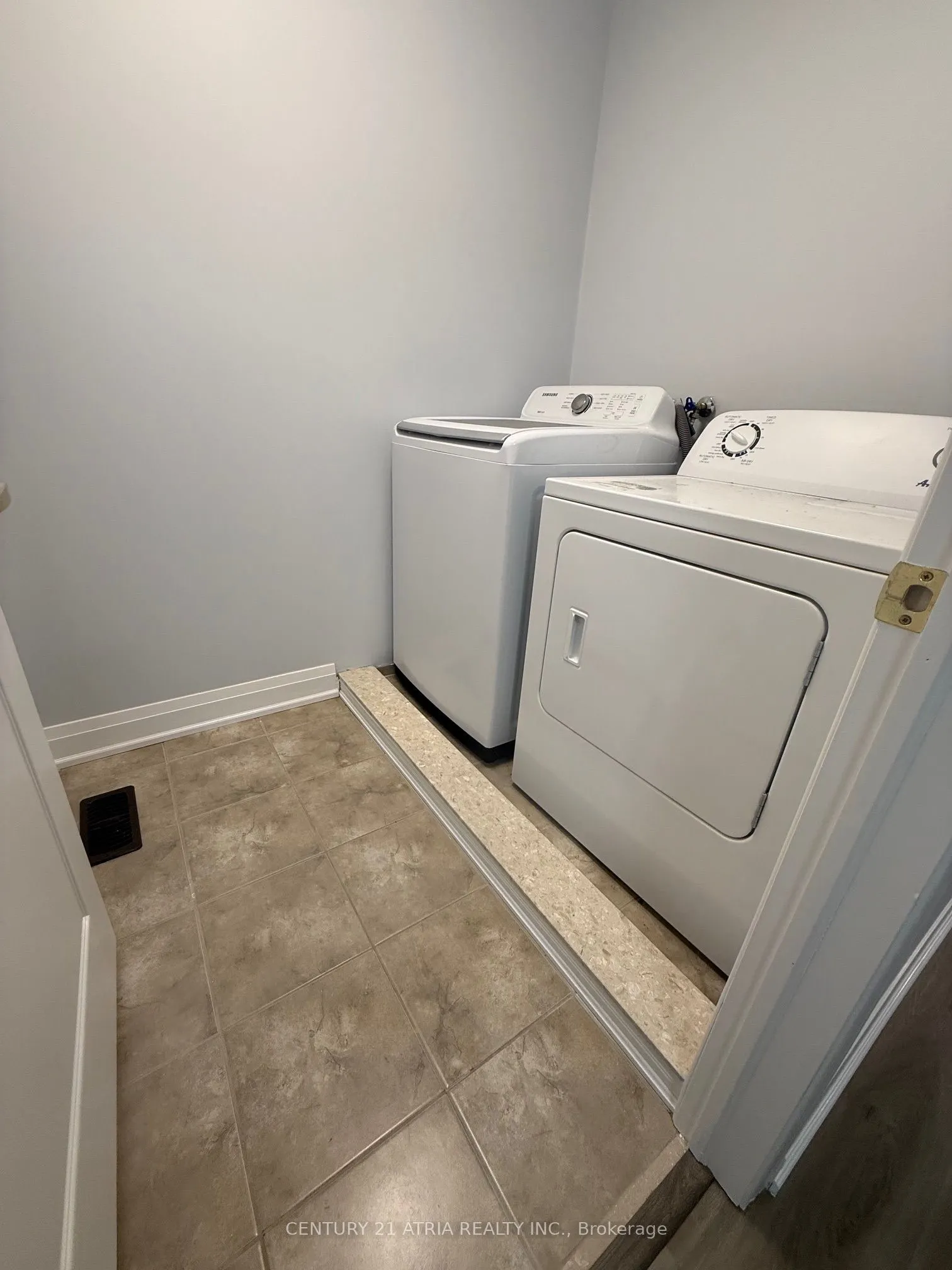 1268 Blencowe Crescent