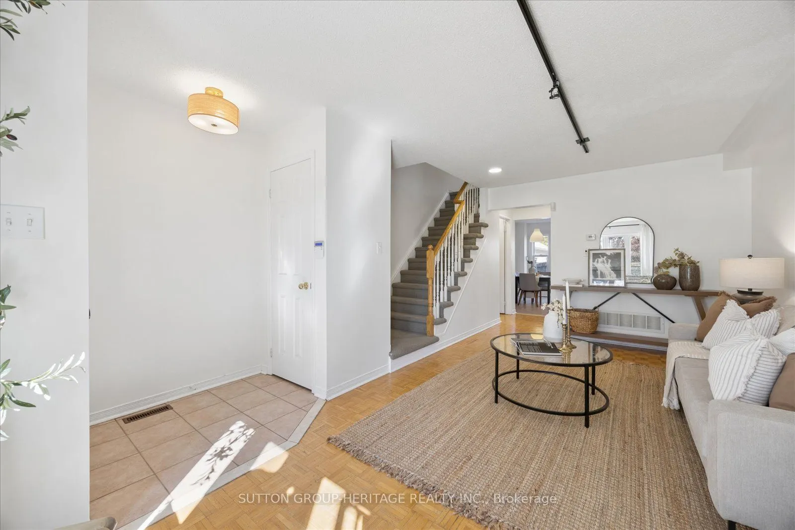 8915 Yonge Street