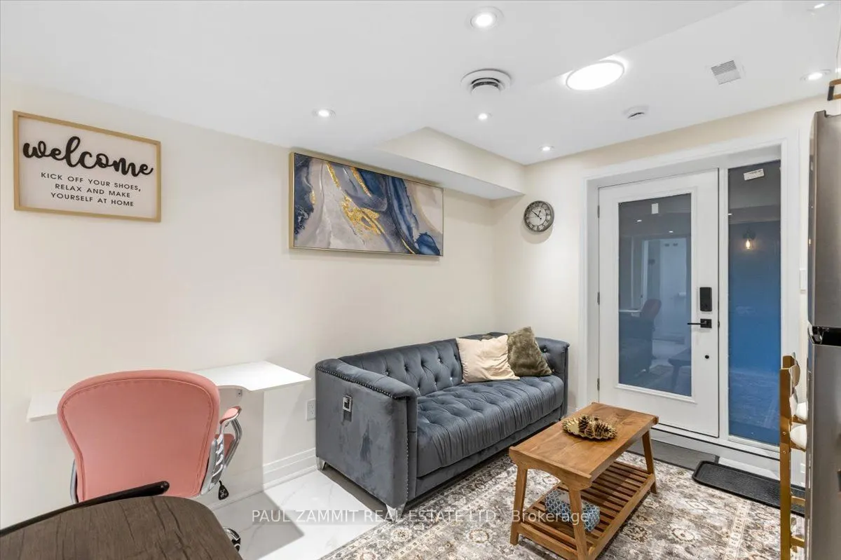 16 Pine Knoll Gate