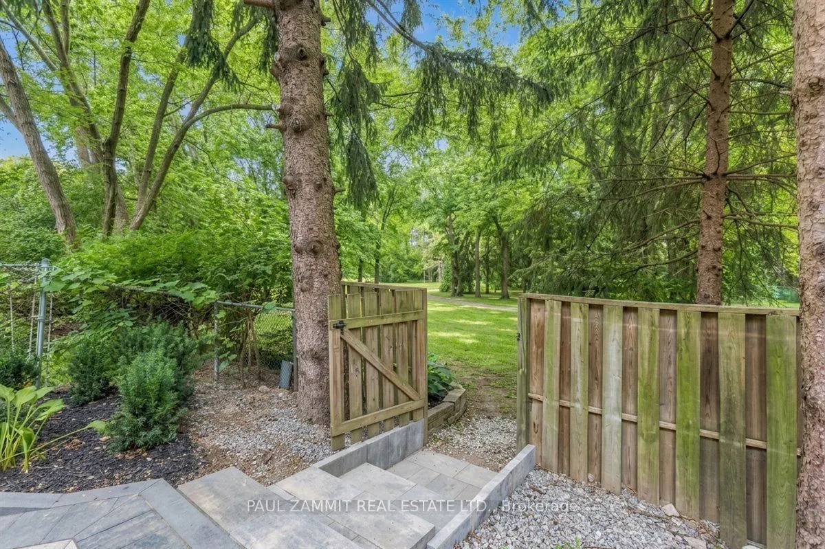 16 Pine Knoll Gate