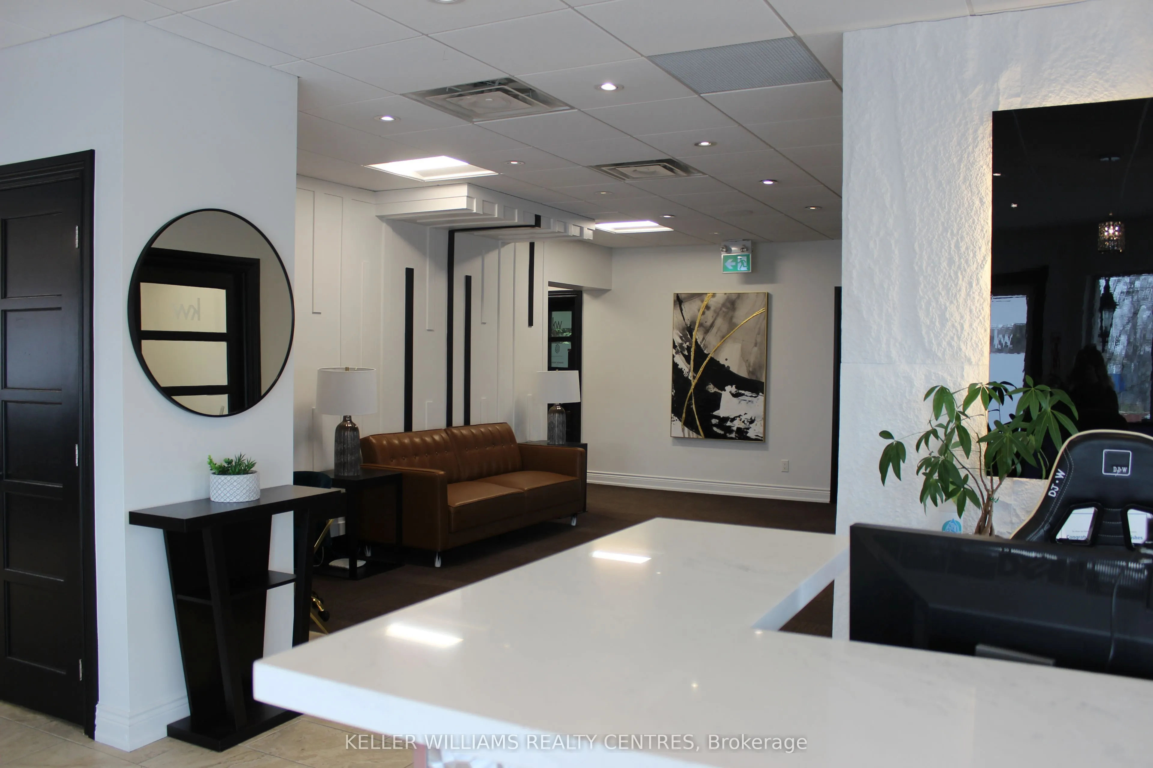 117 Wellington Street E #U4