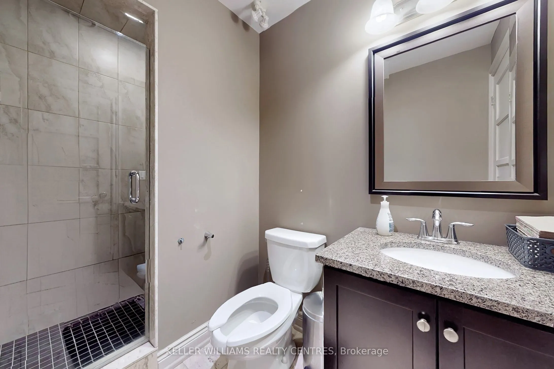 117 Wellington Street E #U4