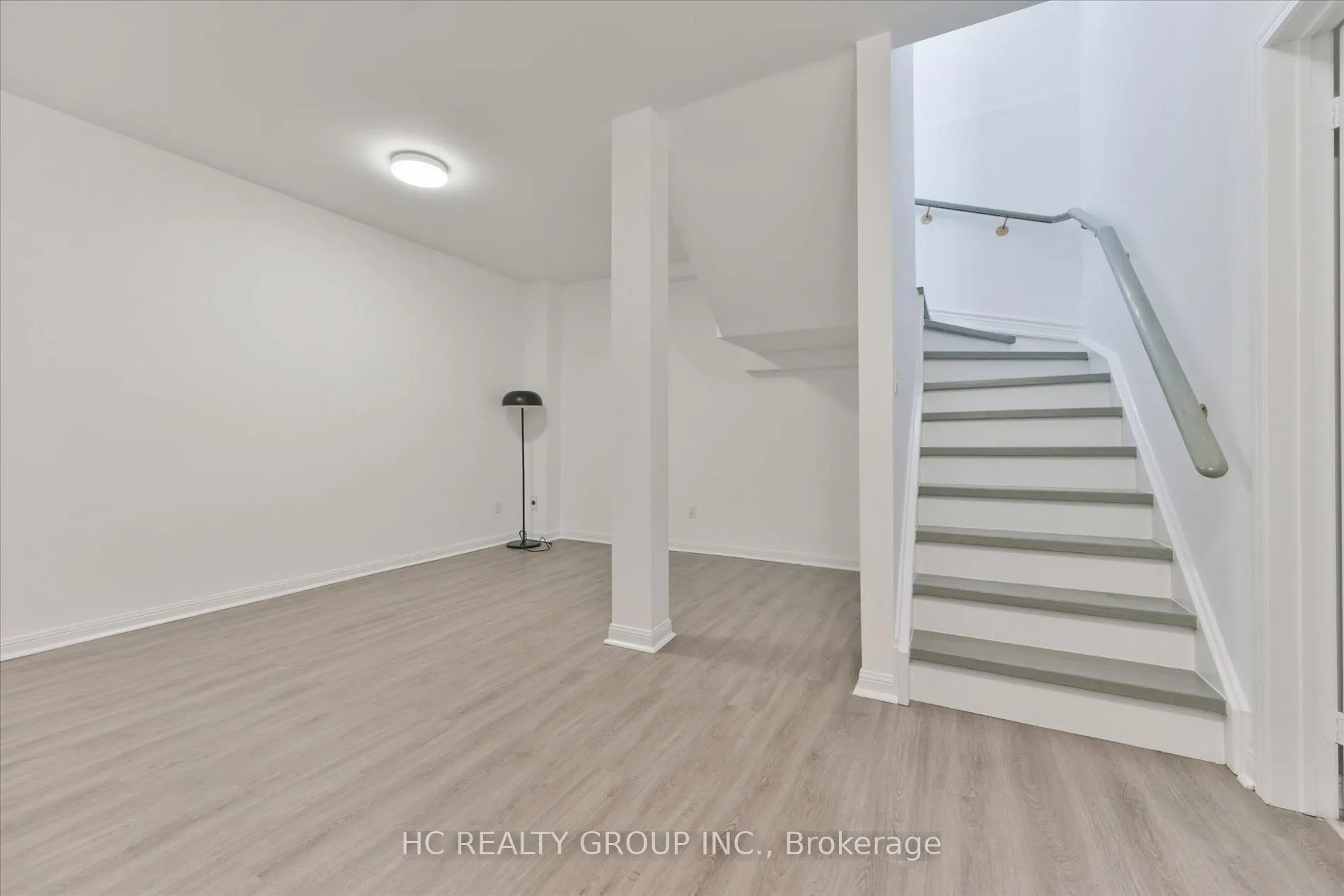 5 St Moritz Way #6