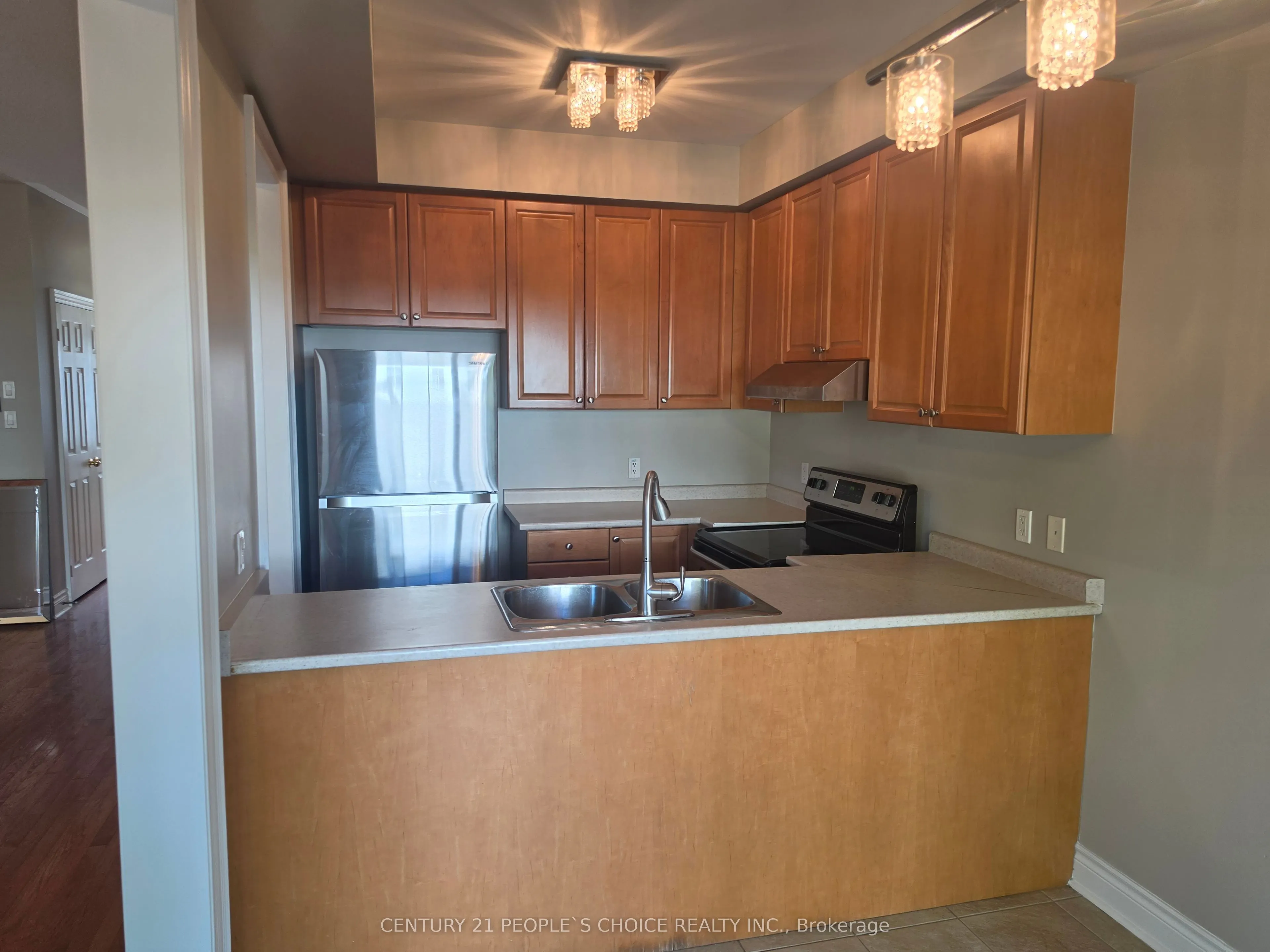 320 Ravineview Drive #3
