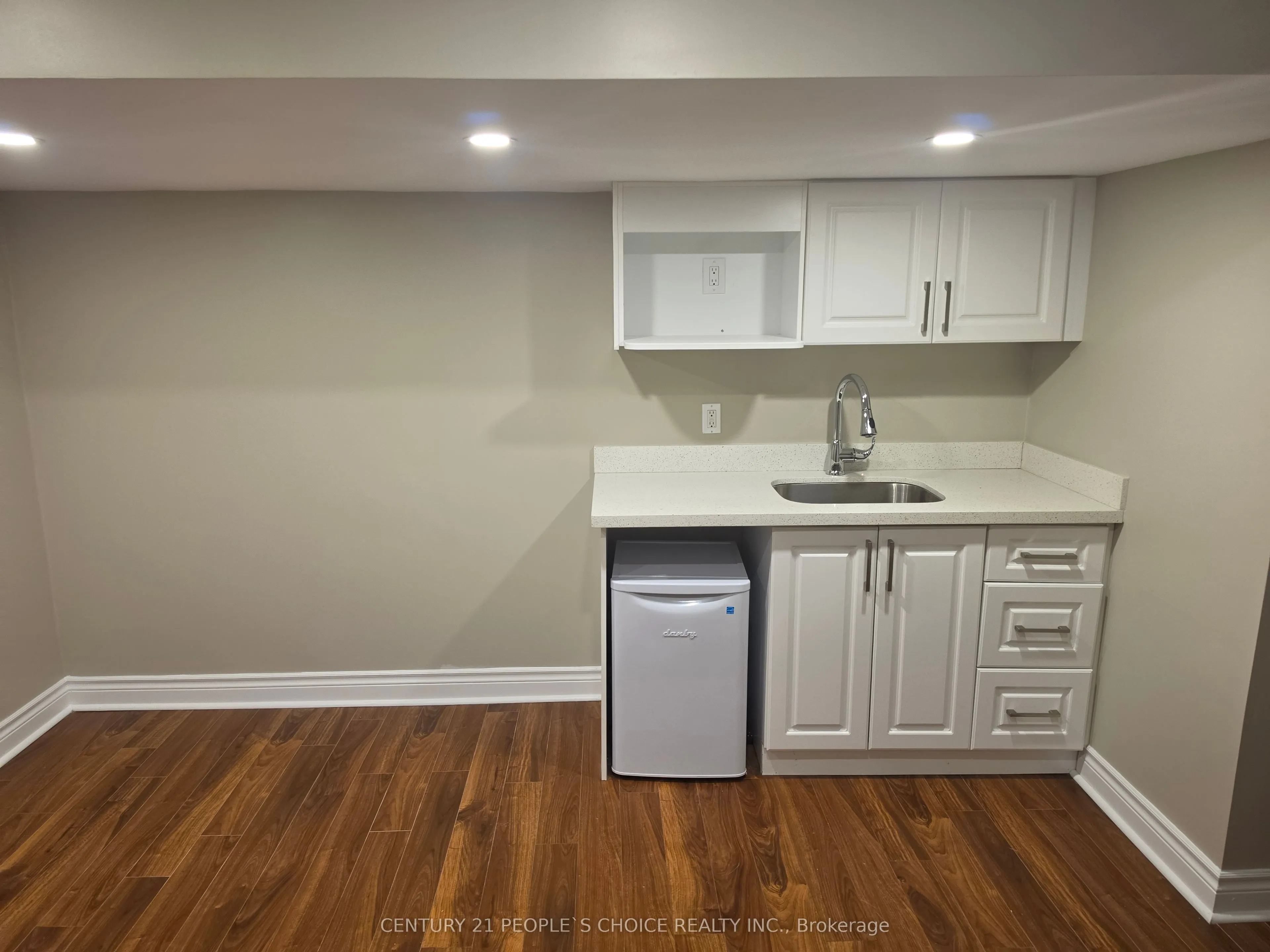 320 Ravineview Drive #3