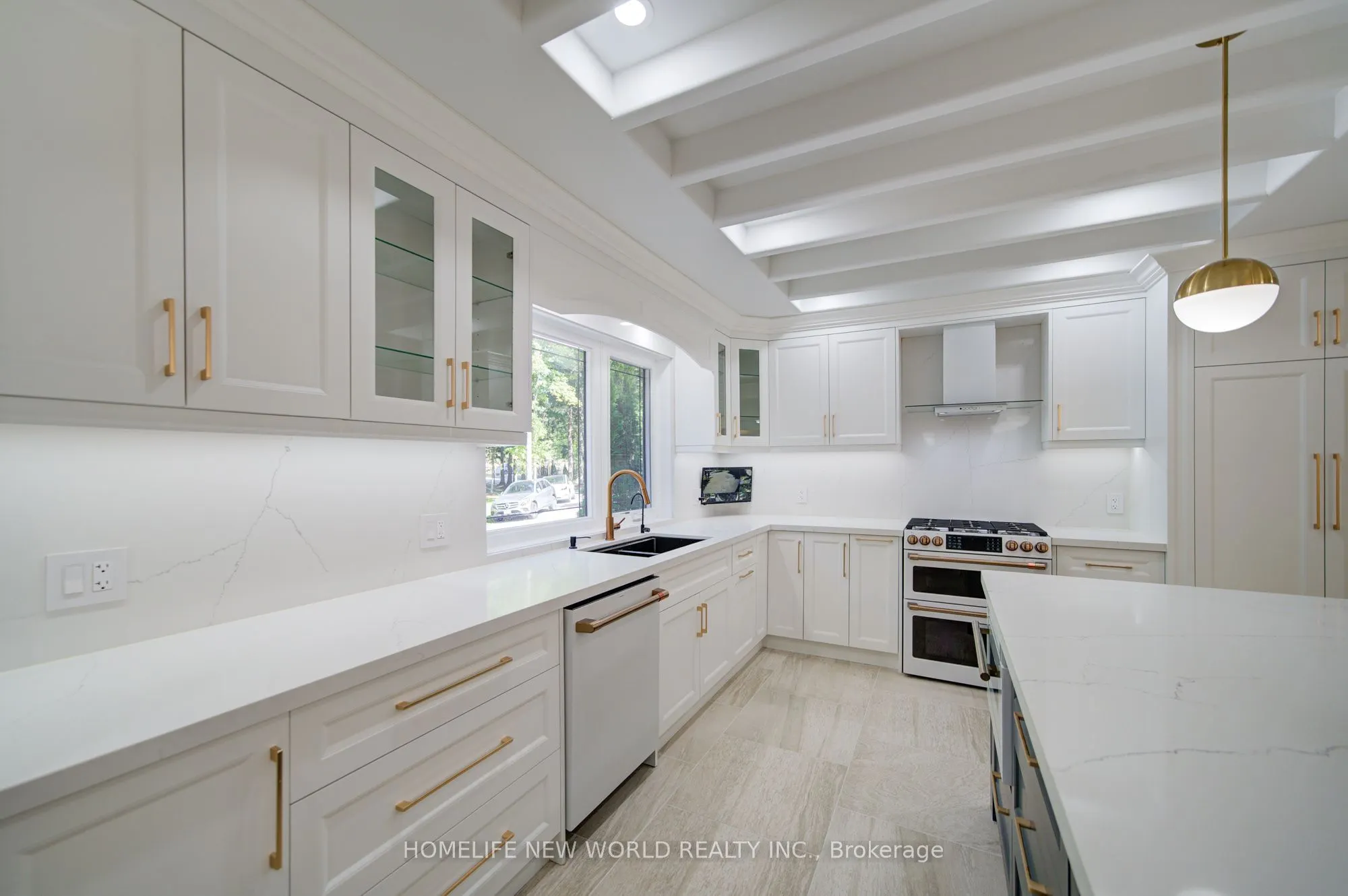 3659 Aurora Road