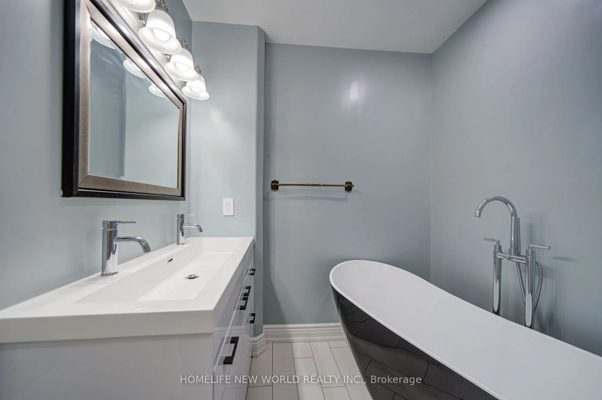 3659 Aurora Road