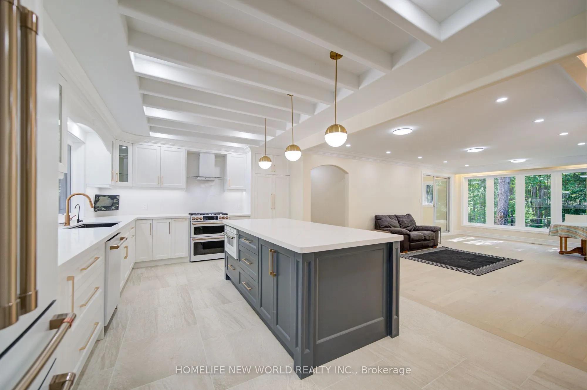 3659 Aurora Road