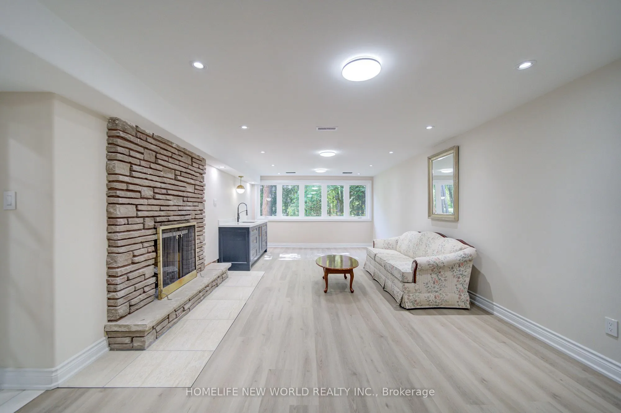 3659 Aurora Road