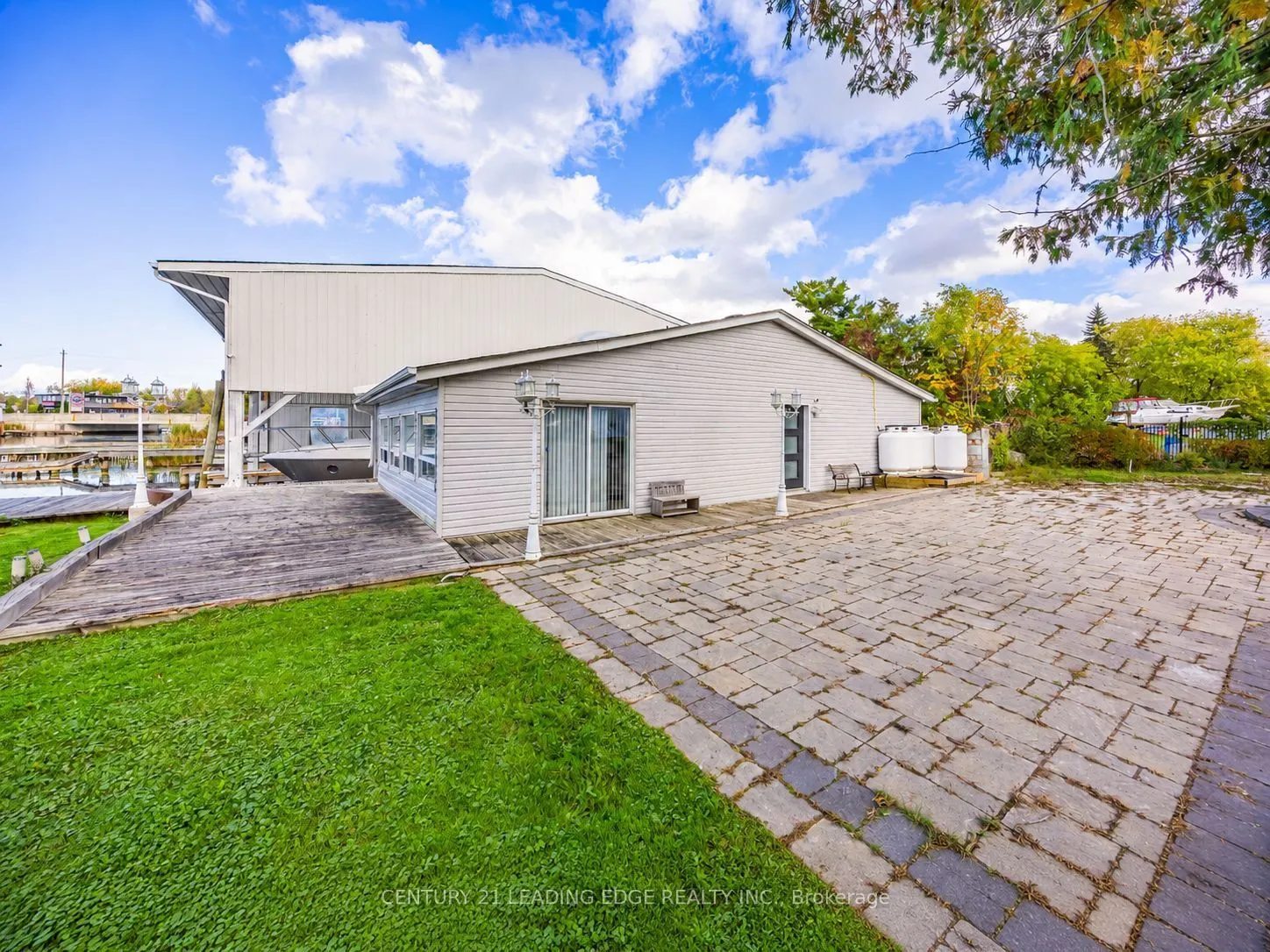 8 Mac Avenue