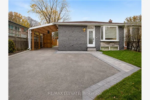 302 Demaine Crescent