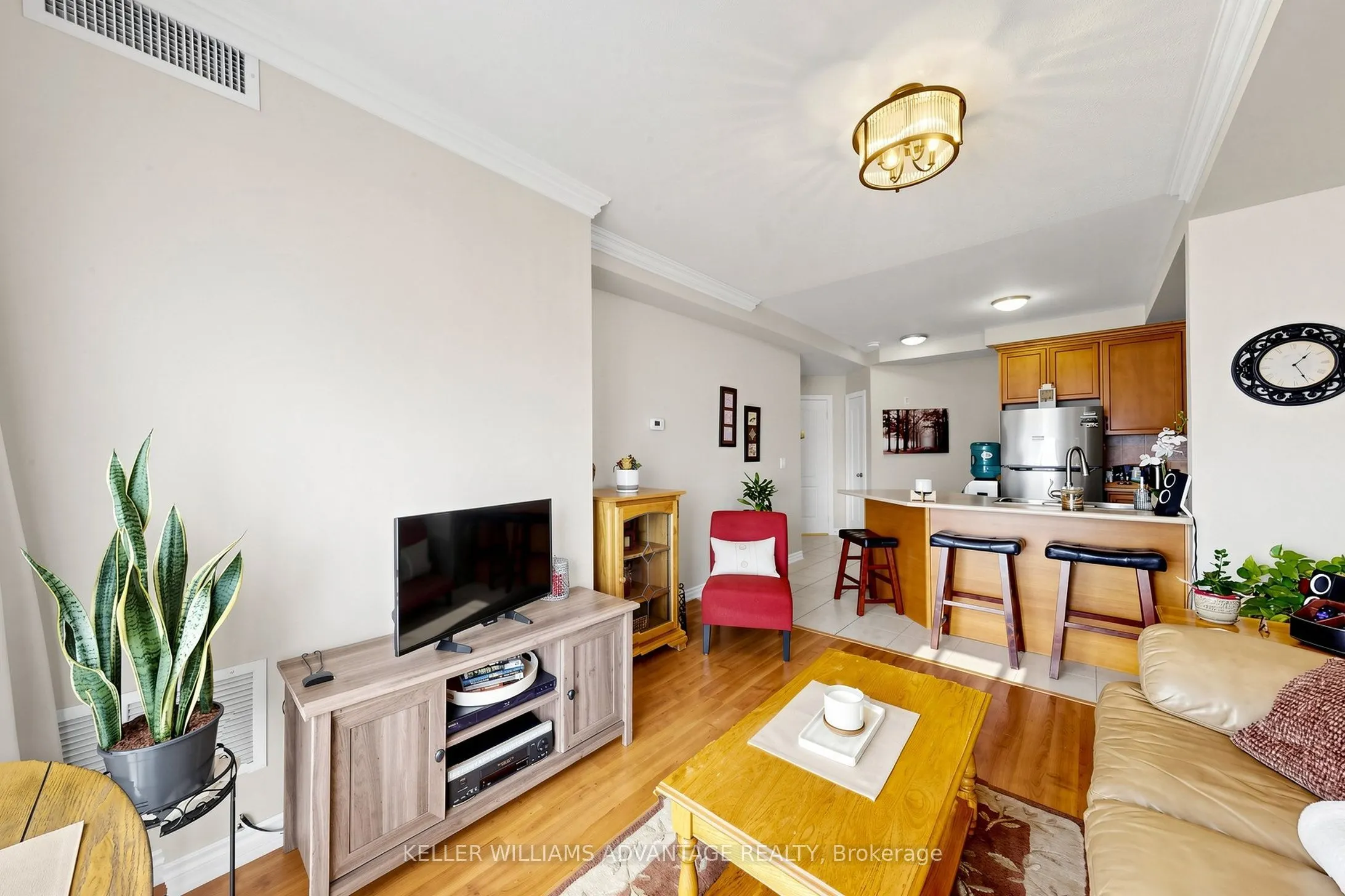 112 Simcoe Road #407